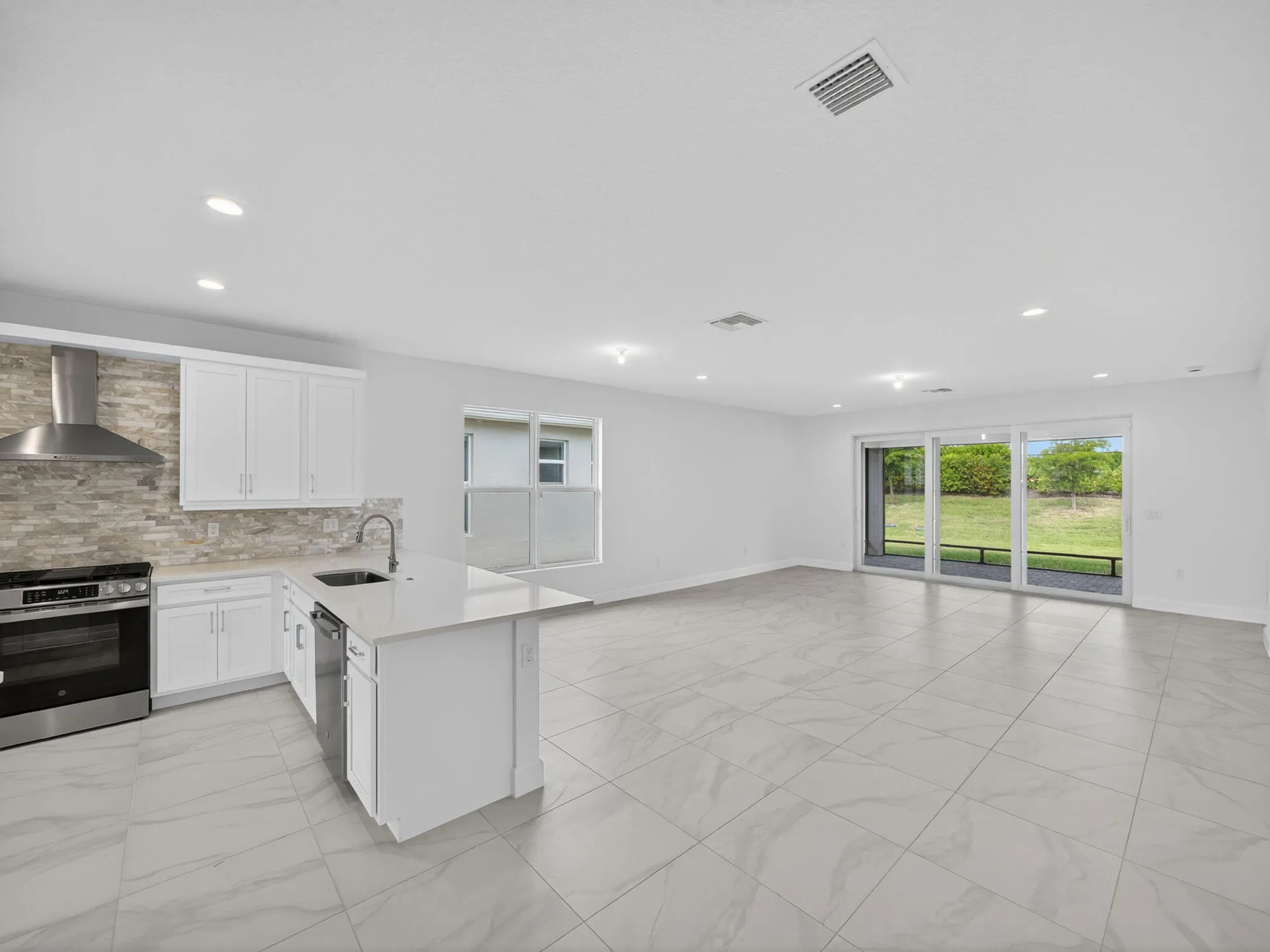Property Slideshow image 11 of 63 | 14231 sw waterfall ln, Port Saint Lucie, FL, 34987