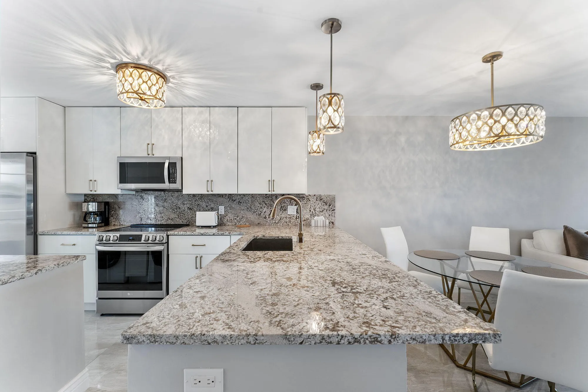 Property Slideshow image 5 of 43 | 1020 silk oak ter apt 204, Delray Beach, FL, 33445