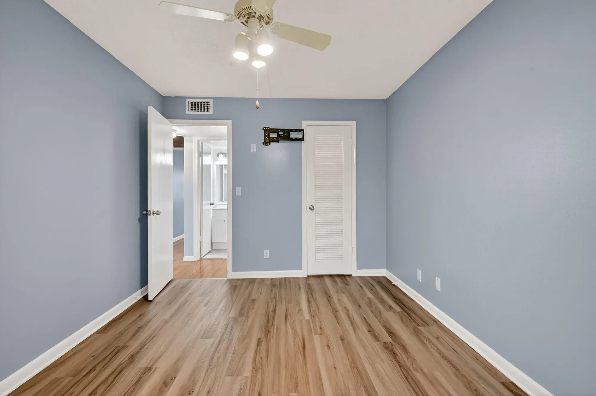 Property Slideshow image 12 of 30 | 331 sheffield, West Palm Beach, FL, 33417