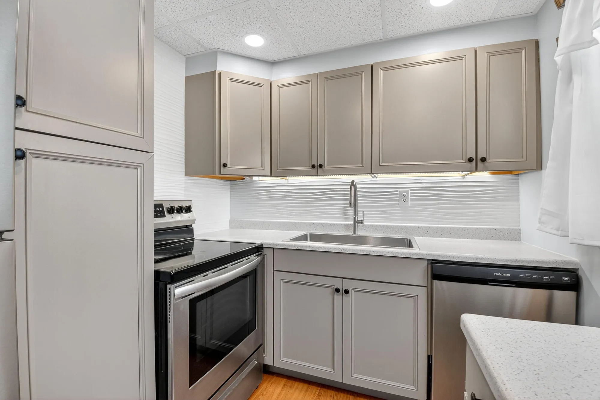 Property Slideshow image 7 of 30 | 331 sheffield, West Palm Beach, FL, 33417