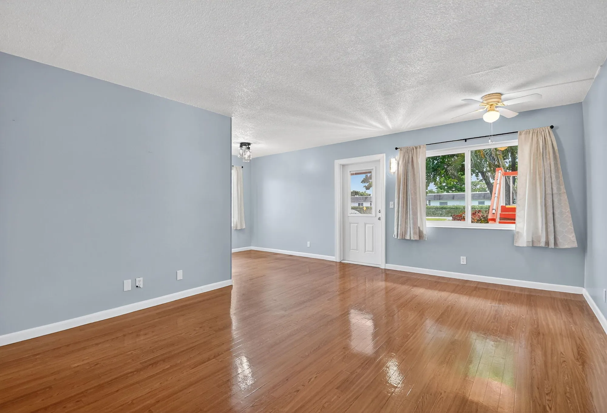 Property Slideshow image 3 of 30 | 331 sheffield, West Palm Beach, FL, 33417