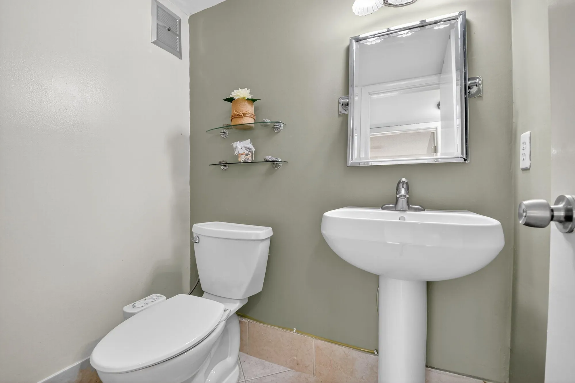 Property Slideshow image 10 of 33 | 317 windsor, West Palm Beach, FL, 33417
