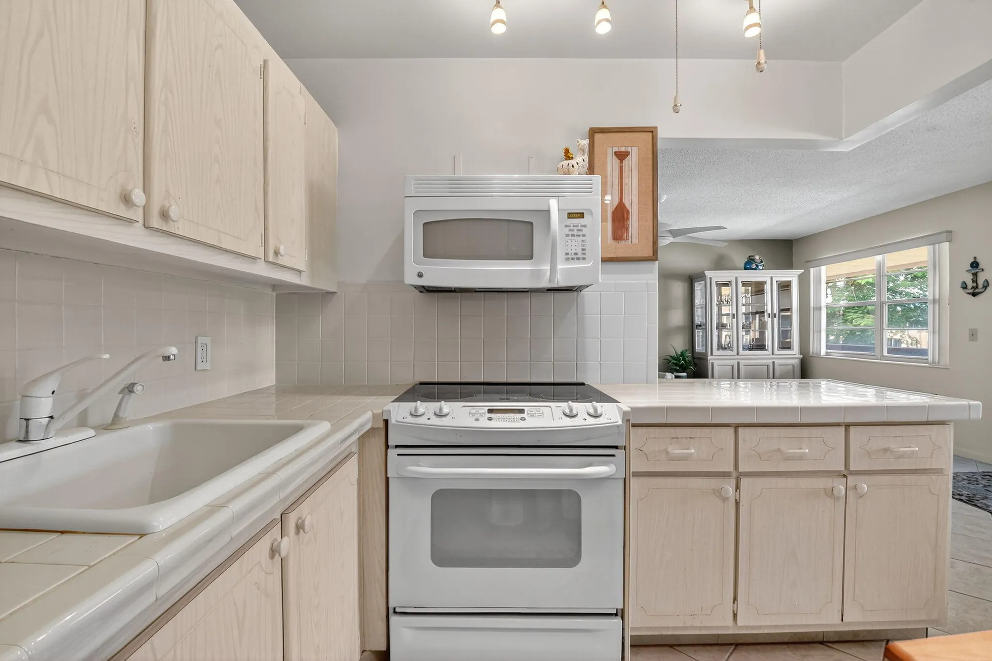 Property Slideshow image 7 of 33 | 317 windsor, West Palm Beach, FL, 33417