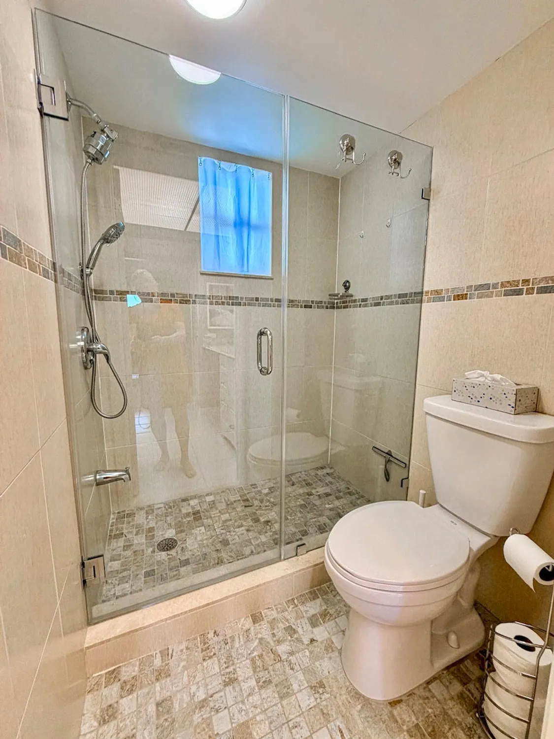 Property Slideshow image 9 of 15 | 2724 garden dr 403, Lake Worth, FL, 33461