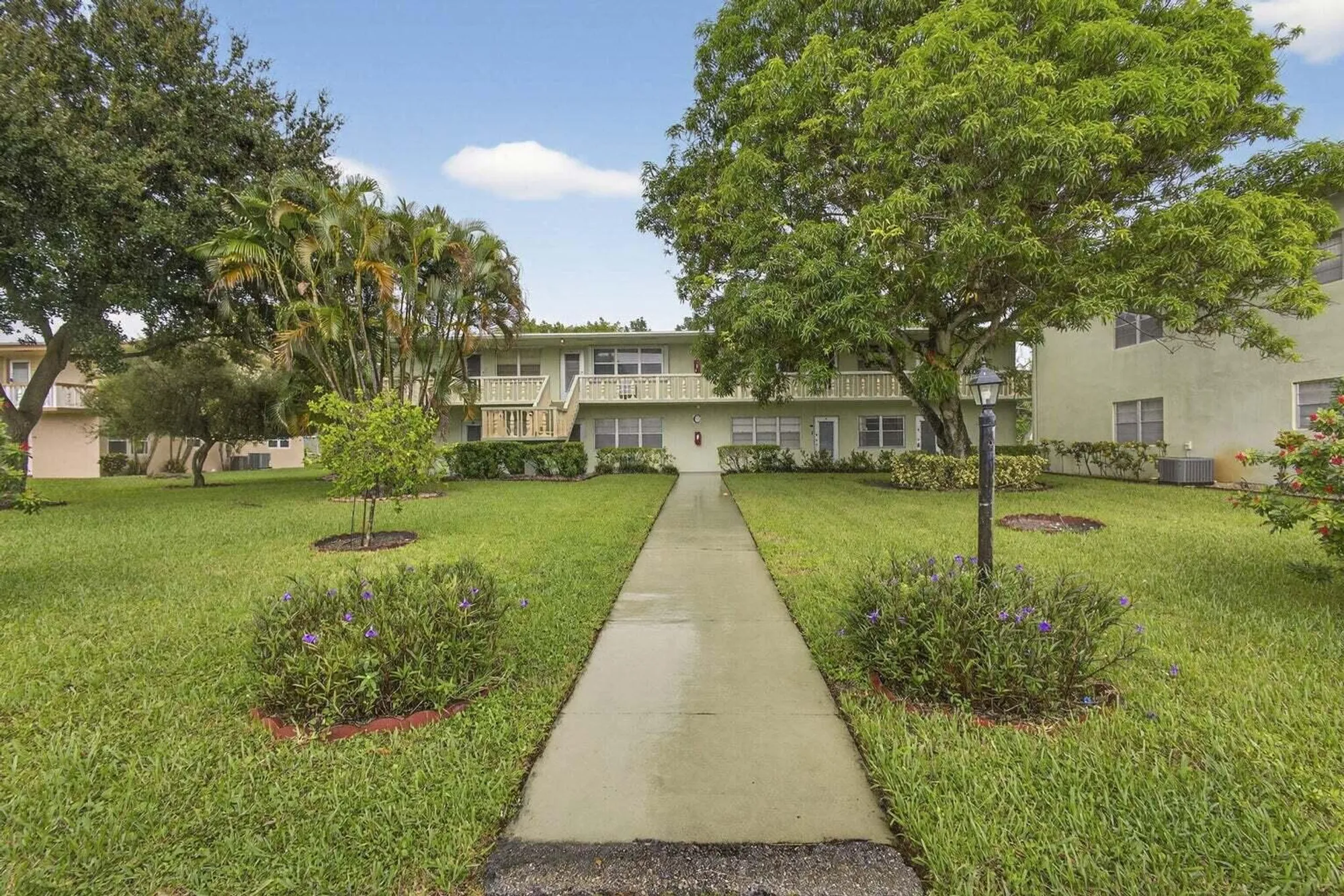 Property Slideshow image 1 of 15 | 119 norwich e unit e, West Palm Beach, FL, 33417