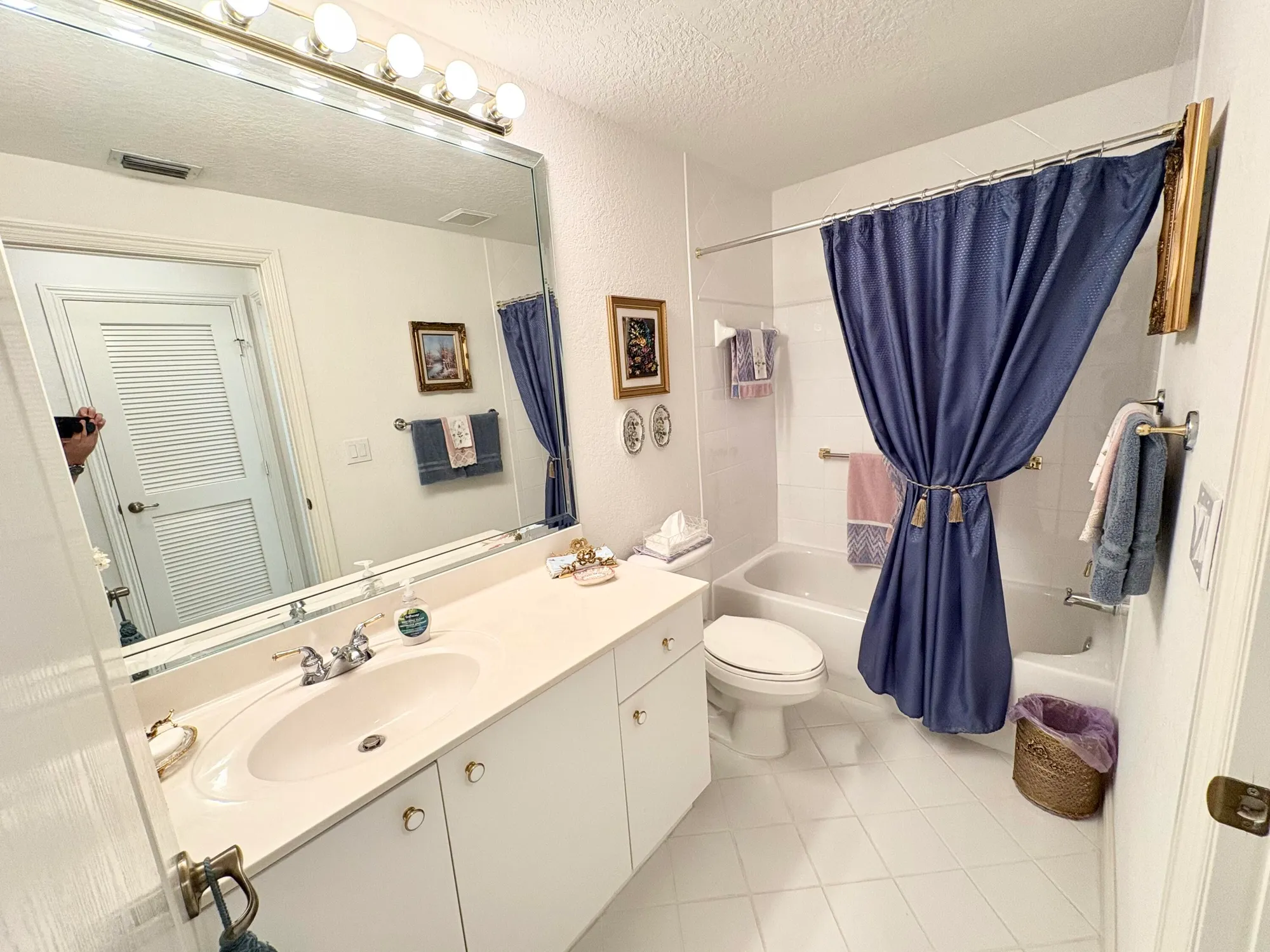 Property Slideshow image 12 of 37 | 7715 southampton ter 402, Tamarac, FL, 33321