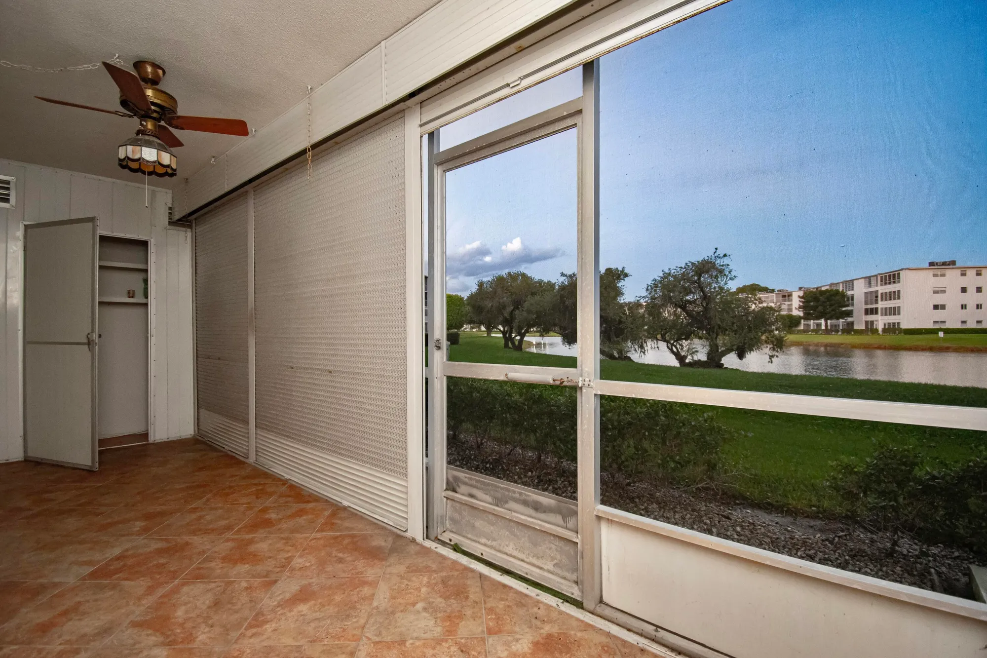 Property Slideshow image 10 of 18 | 1006 guildford a, Boca Raton, FL, 33434