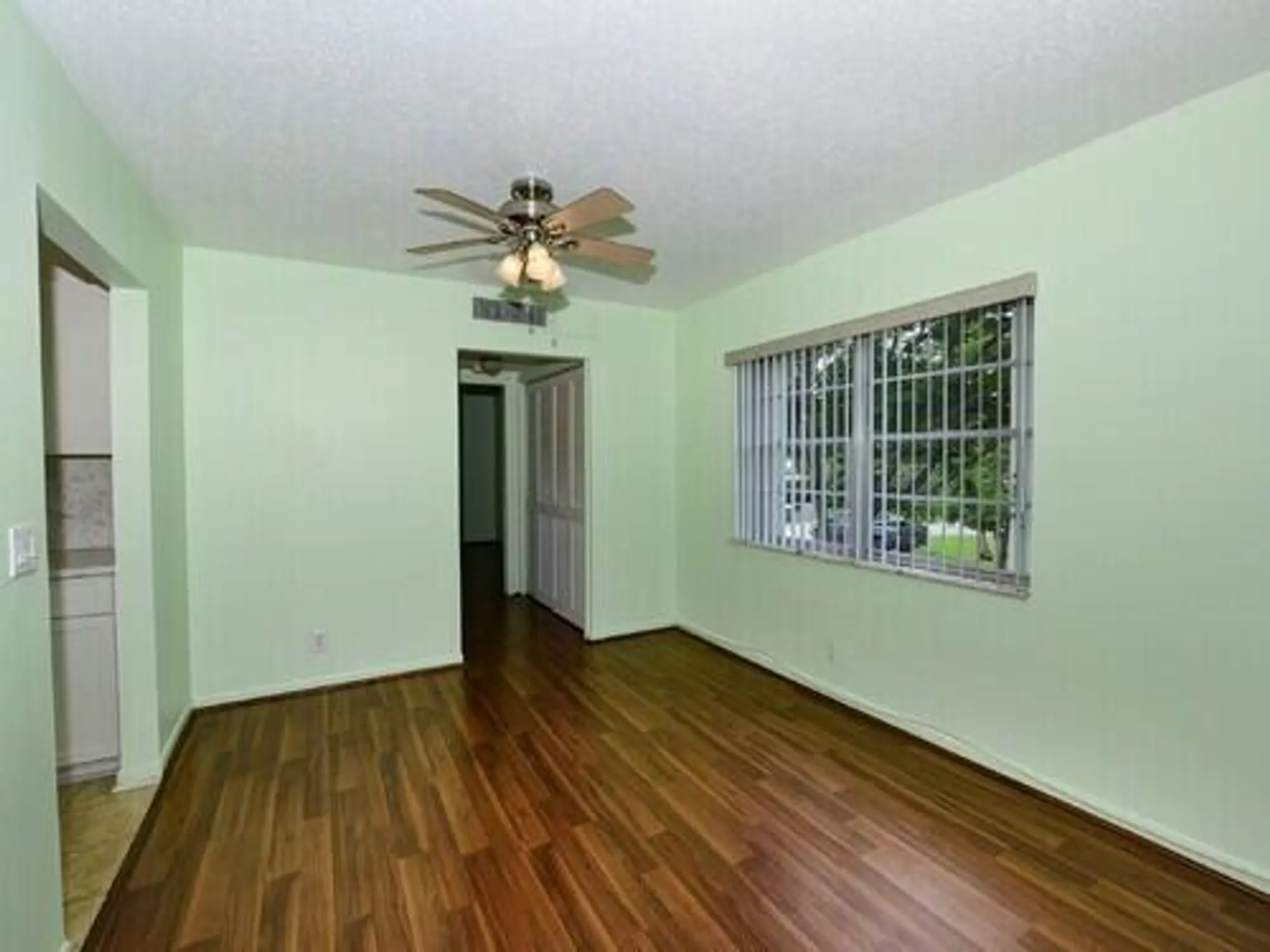 Property Slideshow image 5 of 17 | 65 easthampton c, West Palm Beach, FL, 33417