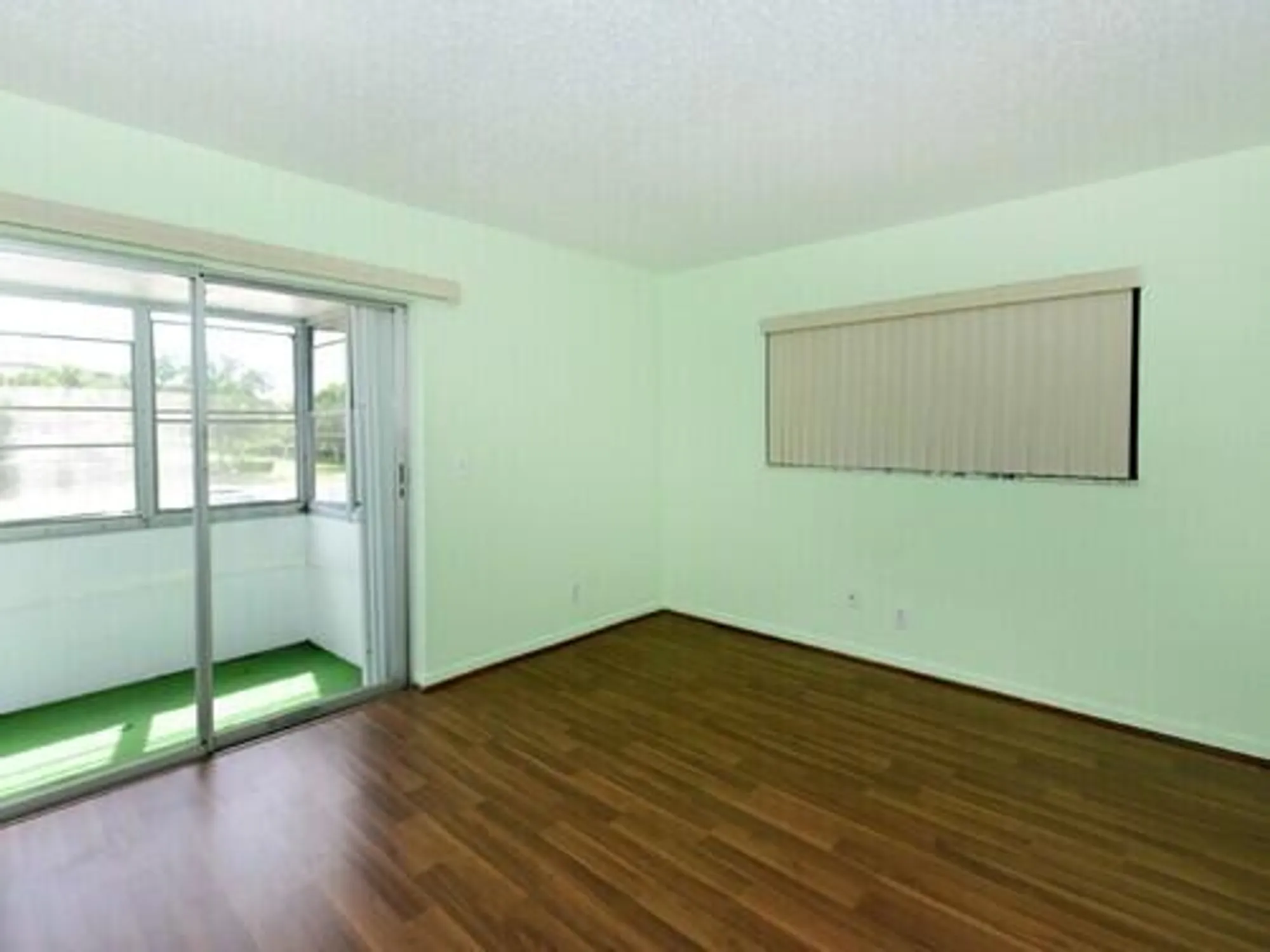 Property Slideshow image 10 of 17 | 65 easthampton c, West Palm Beach, FL, 33417