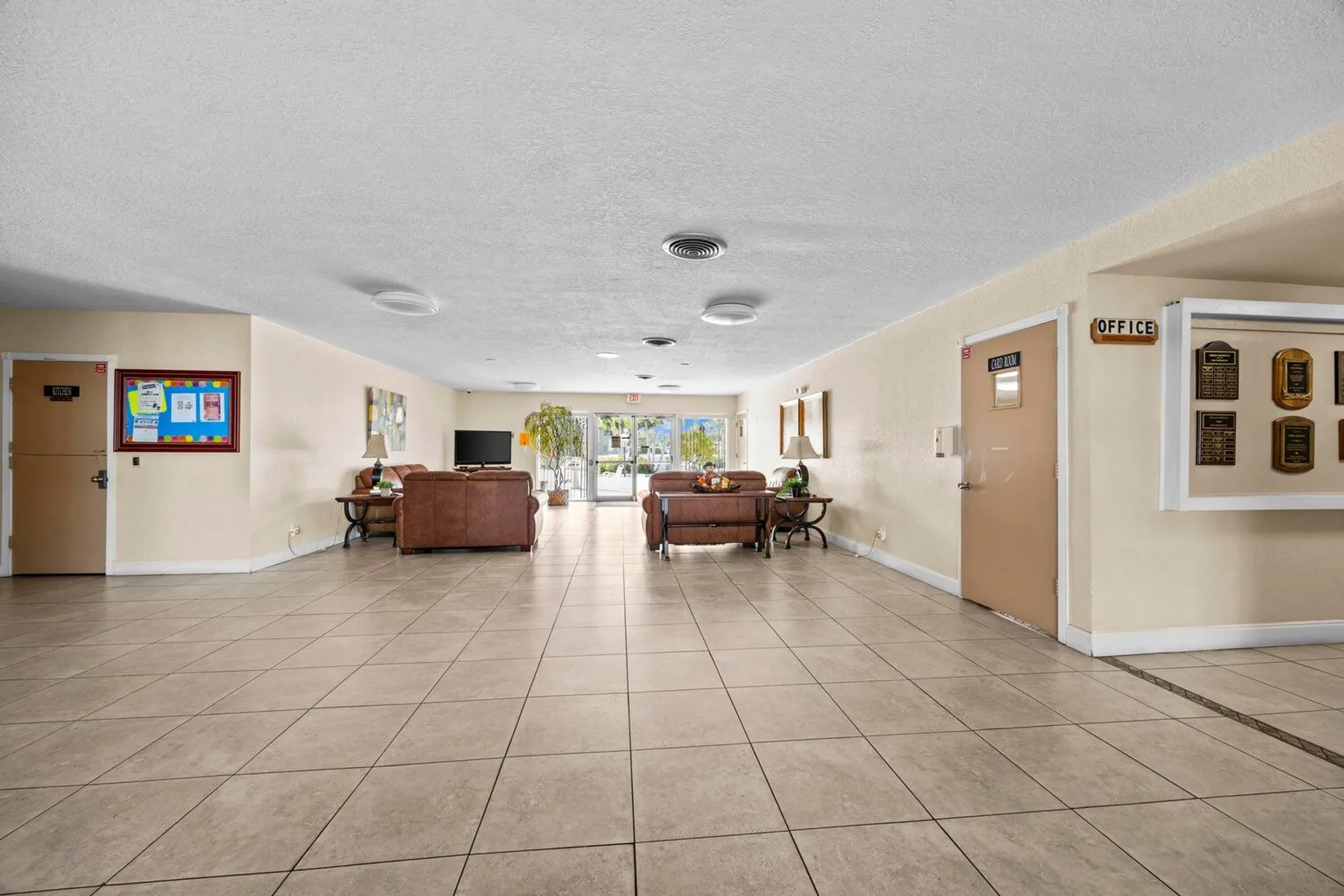 Property Slideshow image 15 of 25 | 600 nw 76th ter apt 208, Margate, FL, 33063