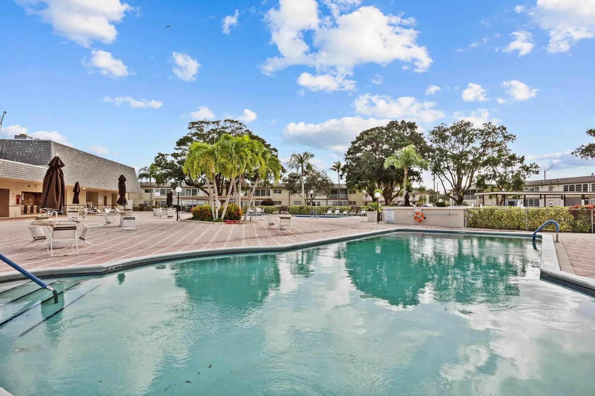 Property Slideshow image 17 of 25 | 600 nw 76th ter apt 208, Margate, FL, 33063