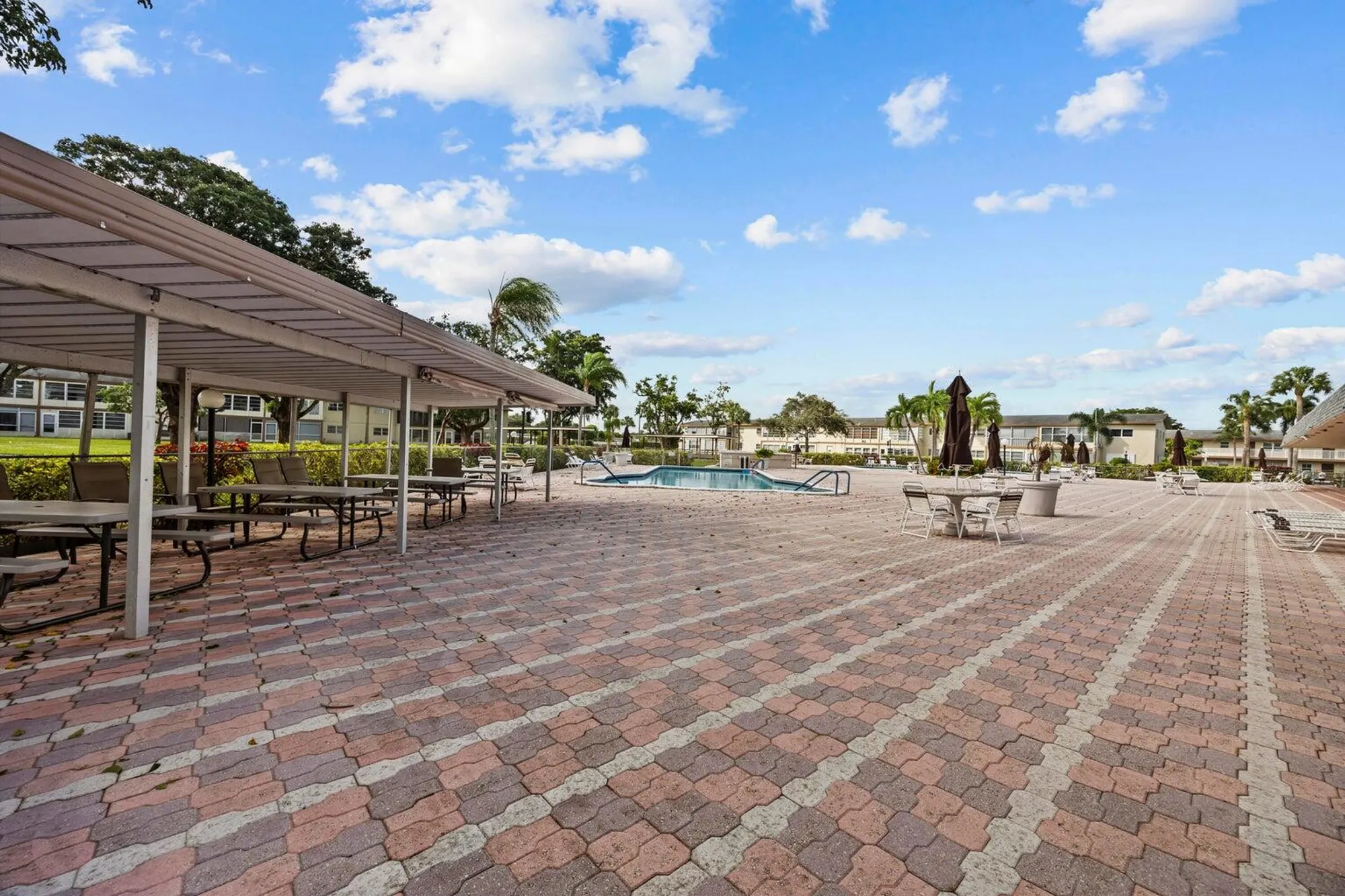 Property Slideshow image 18 of 25 | 600 nw 76th ter apt 208, Margate, FL, 33063