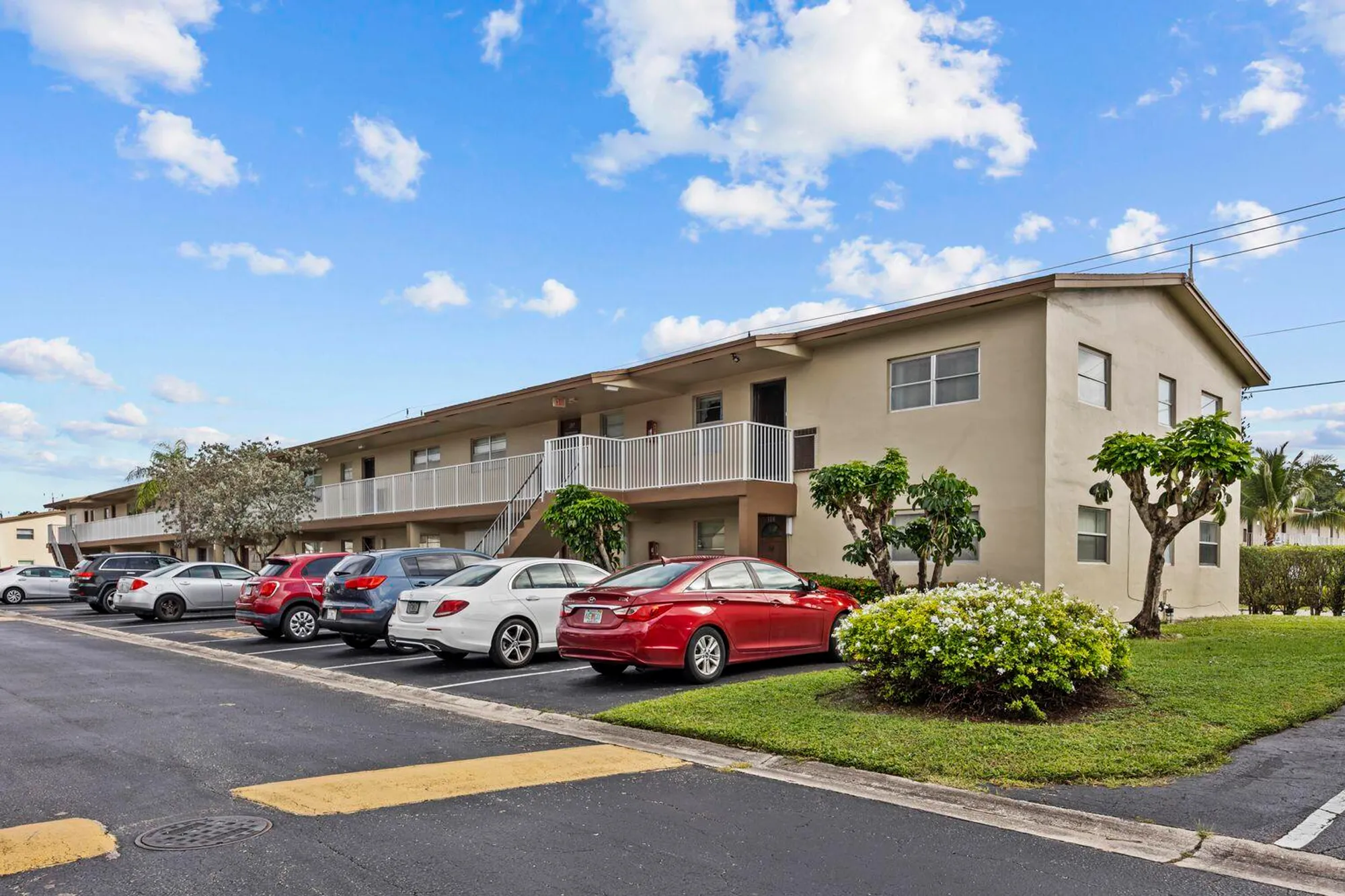 Property Slideshow image 1 of 25 | 600 nw 76th ter apt 208, Margate, FL, 33063