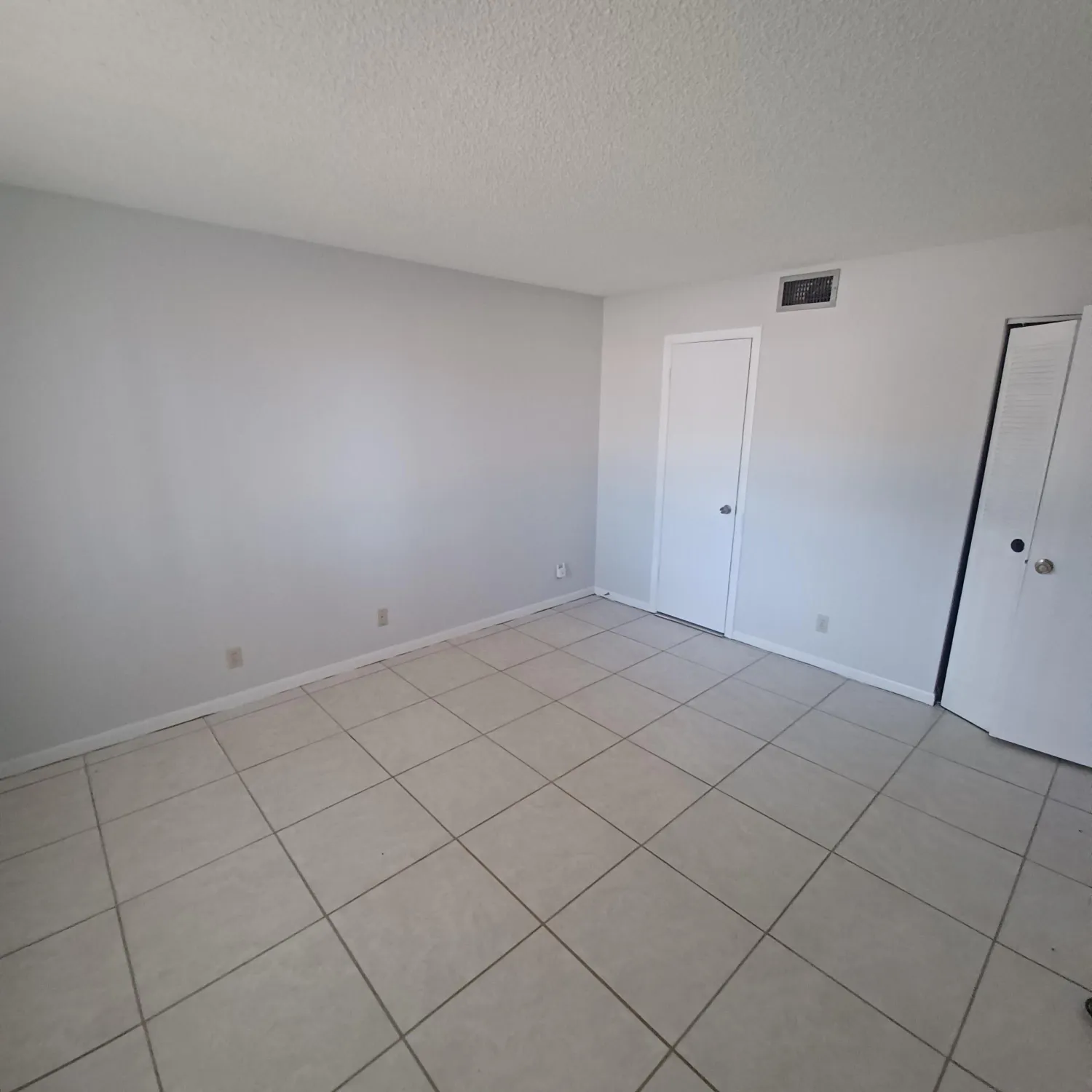 Property Slideshow image 11 of 24 | 4820 lucerne lakes blvd 108, Lake Worth, FL, 33467