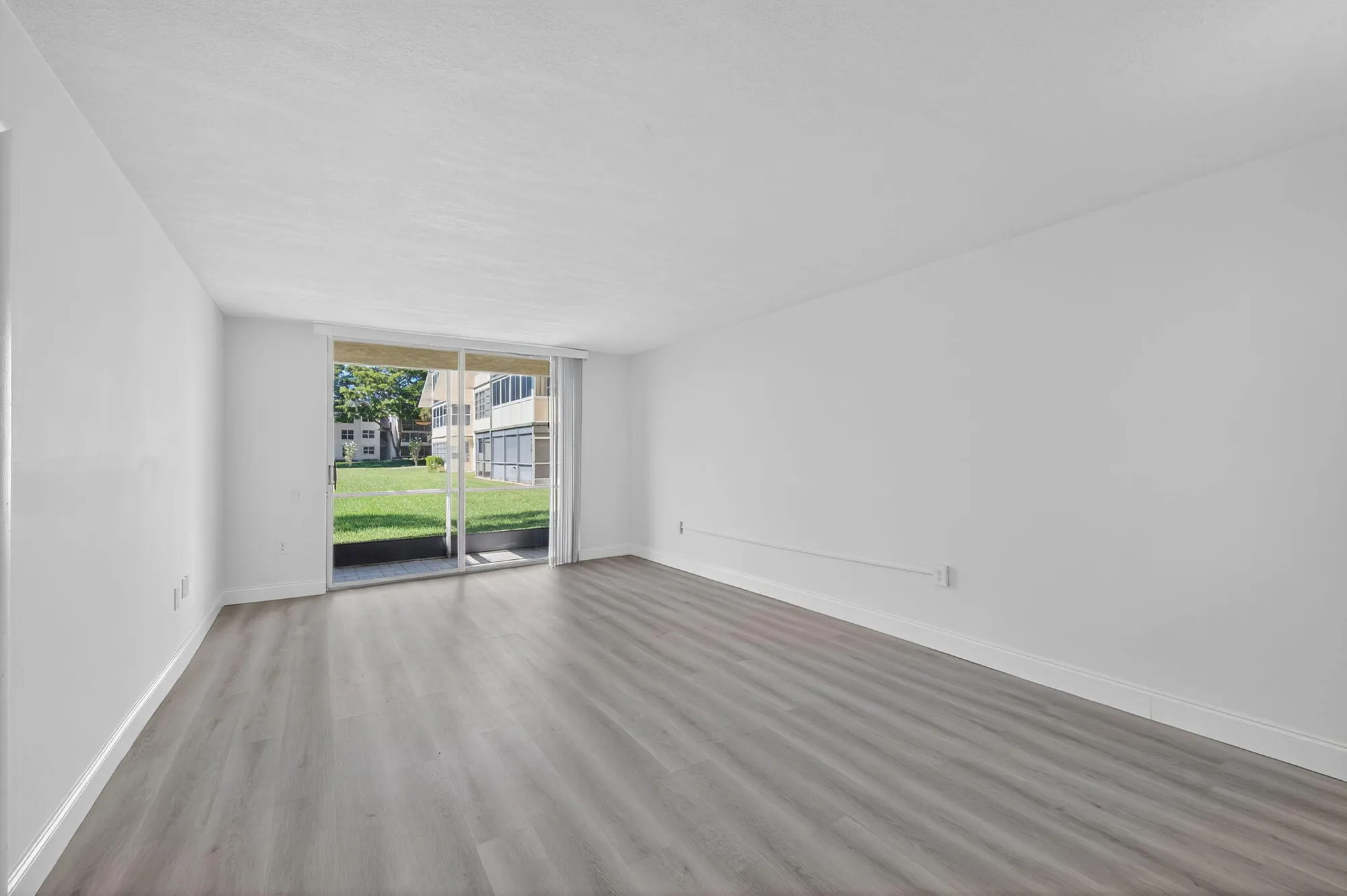 Property Slideshow image 4 of 24 | 9090 lime bay blvd 102, Tamarac, FL, 33321