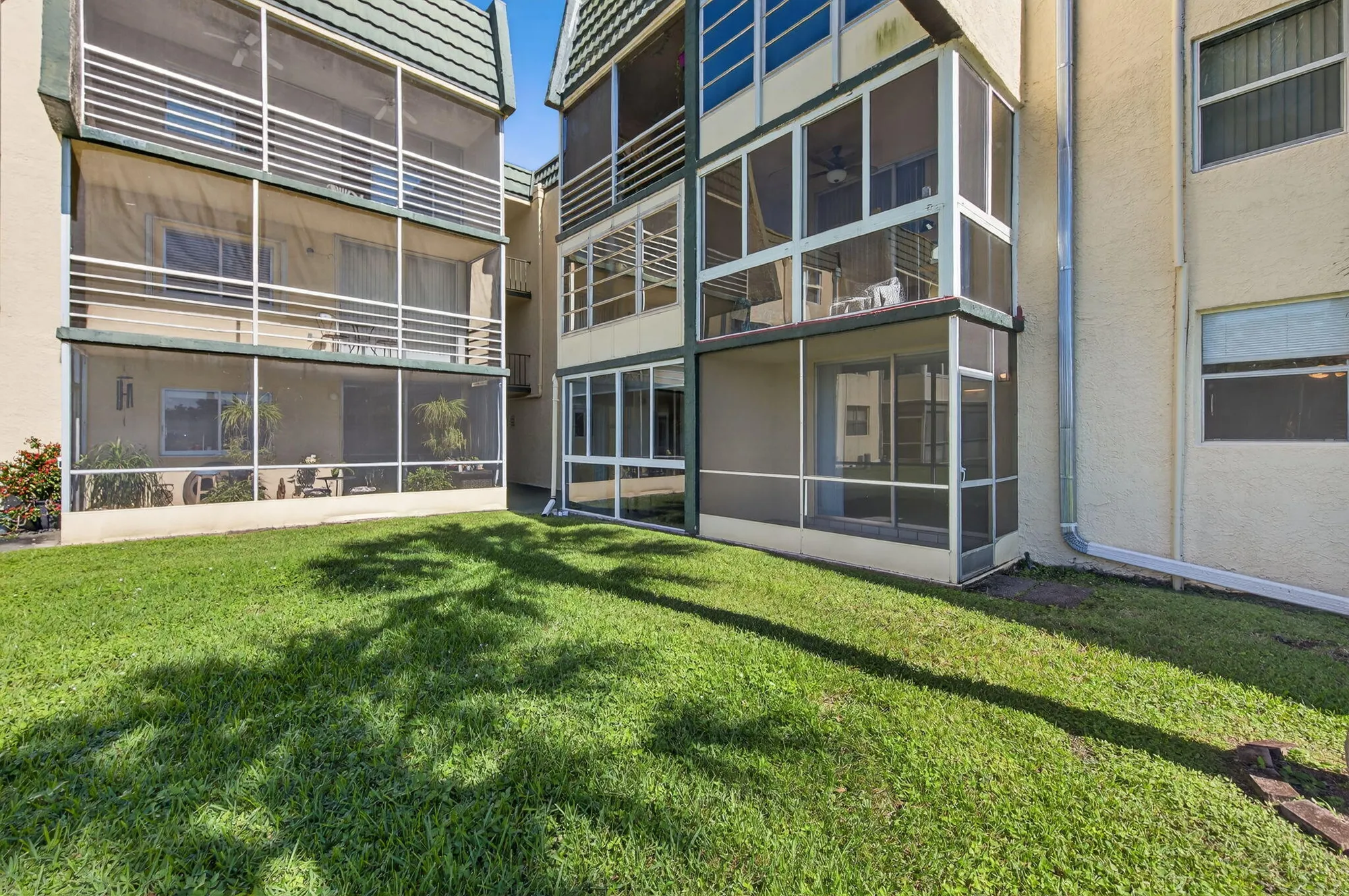 Property Slideshow image 14 of 24 | 9090 lime bay blvd 102, Tamarac, FL, 33321