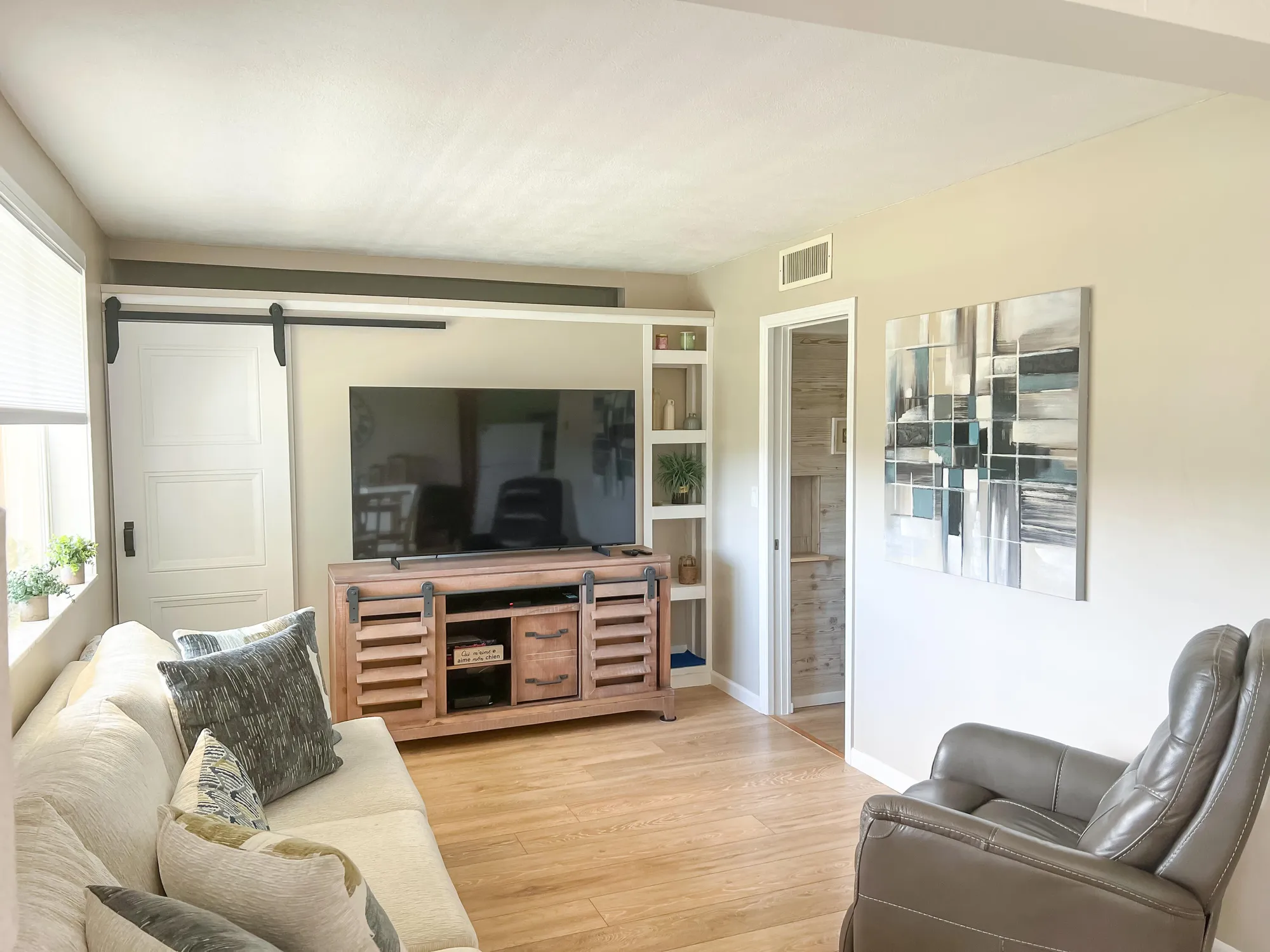 Property Slideshow image 9 of 27 | 2682 garden dr 205, Lake Worth, FL, 33461