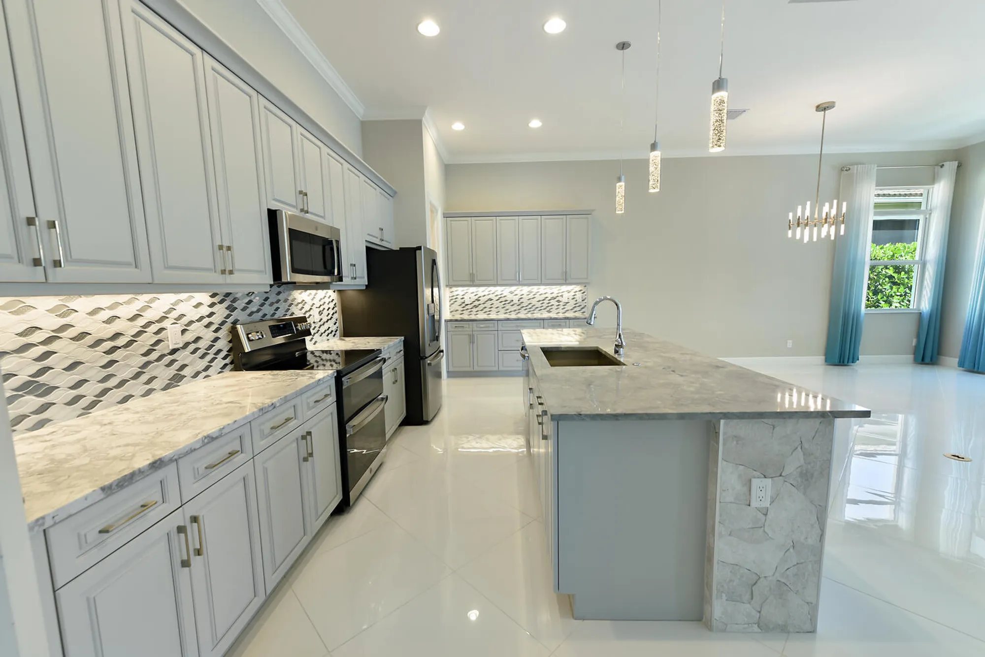 Property Slideshow image 23 of 68 | 11160 sw lunata way, Port Saint Lucie, FL, 34987