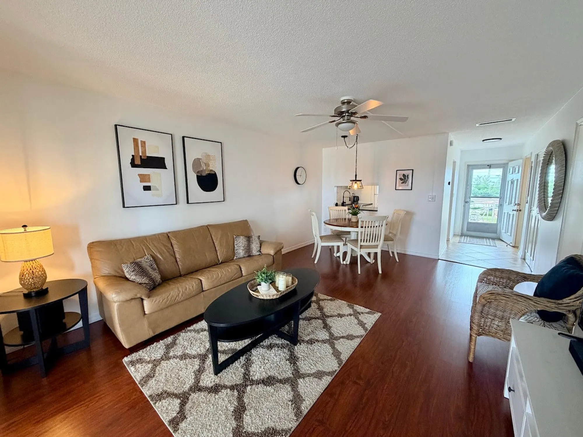 Property Slideshow image 3 of 15 | 2724 garden dr 403, Lake Worth, FL, 33461