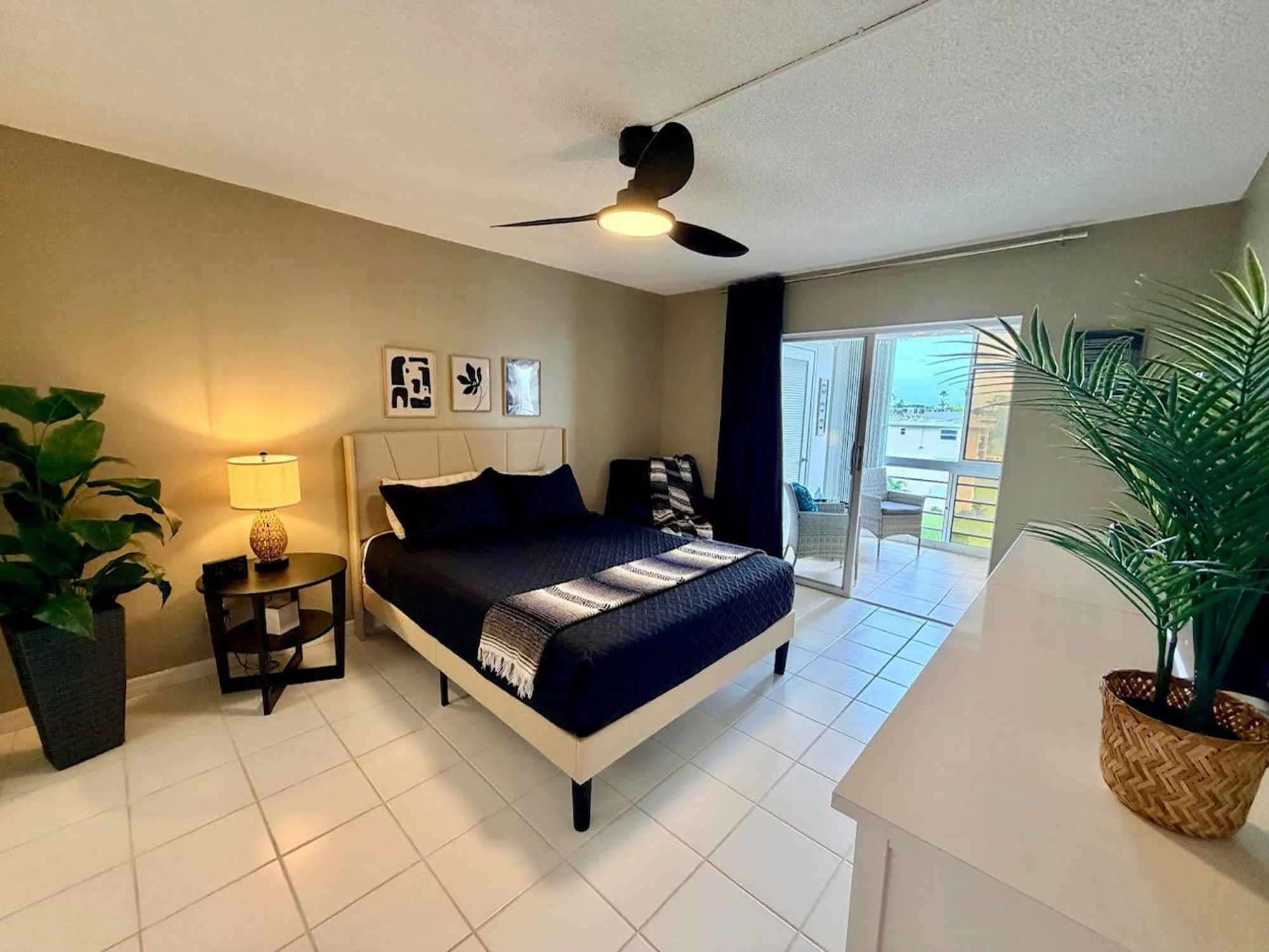 Property Slideshow image 8 of 15 | 2724 garden dr 403, Lake Worth, FL, 33461