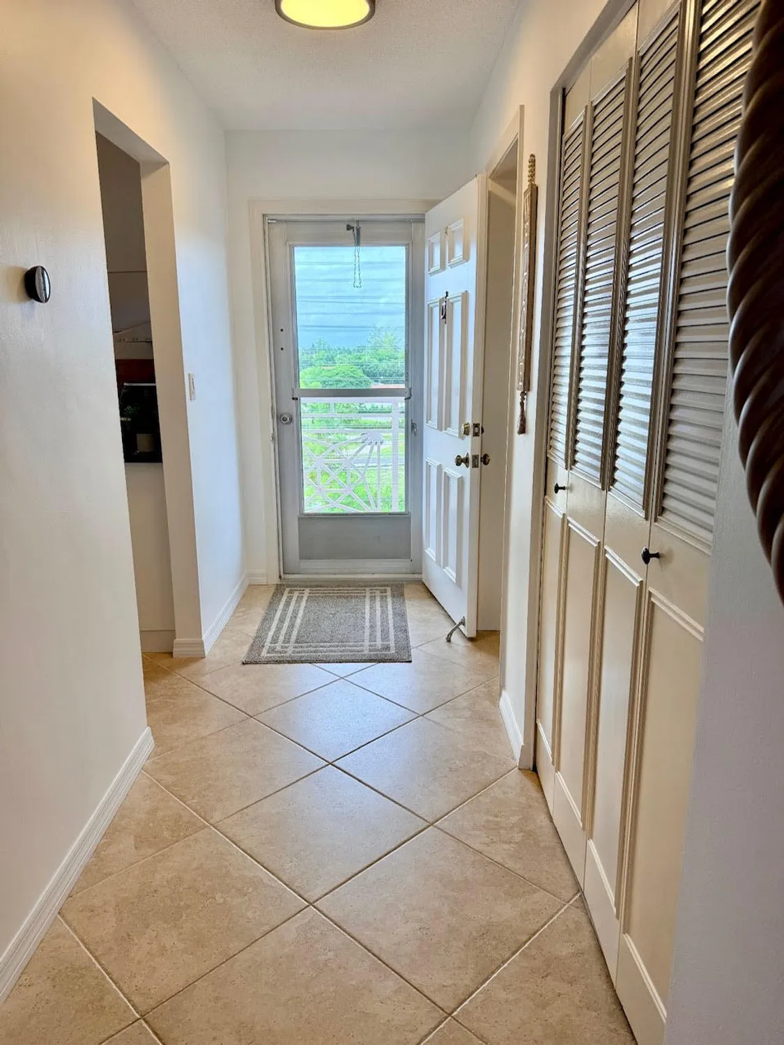 Property Slideshow image 2 of 15 | 2724 garden dr 403, Lake Worth, FL, 33461