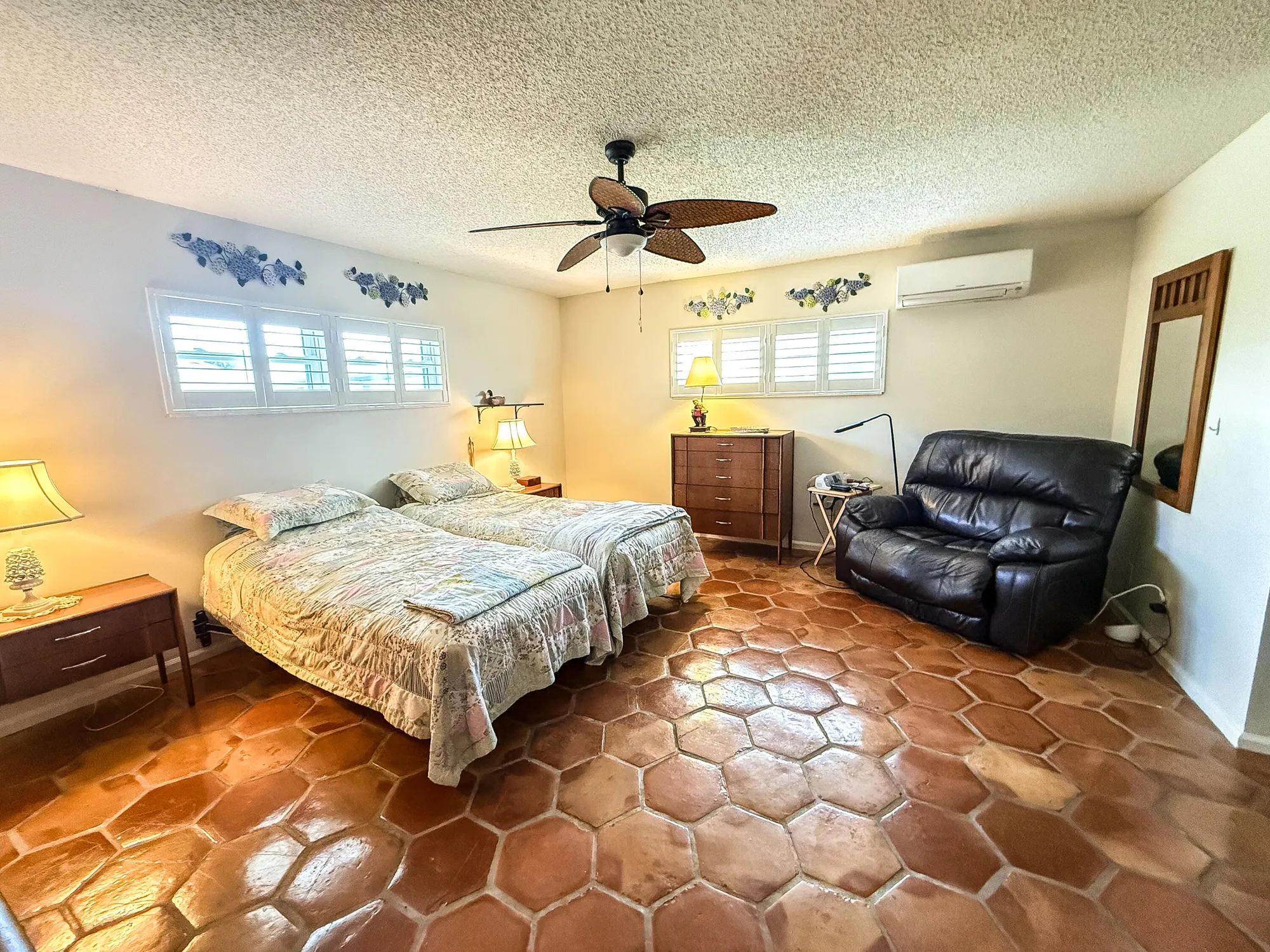 Property Slideshow image 8 of 17 | 10684 greentrail dr, Boynton Beach, FL, 33436