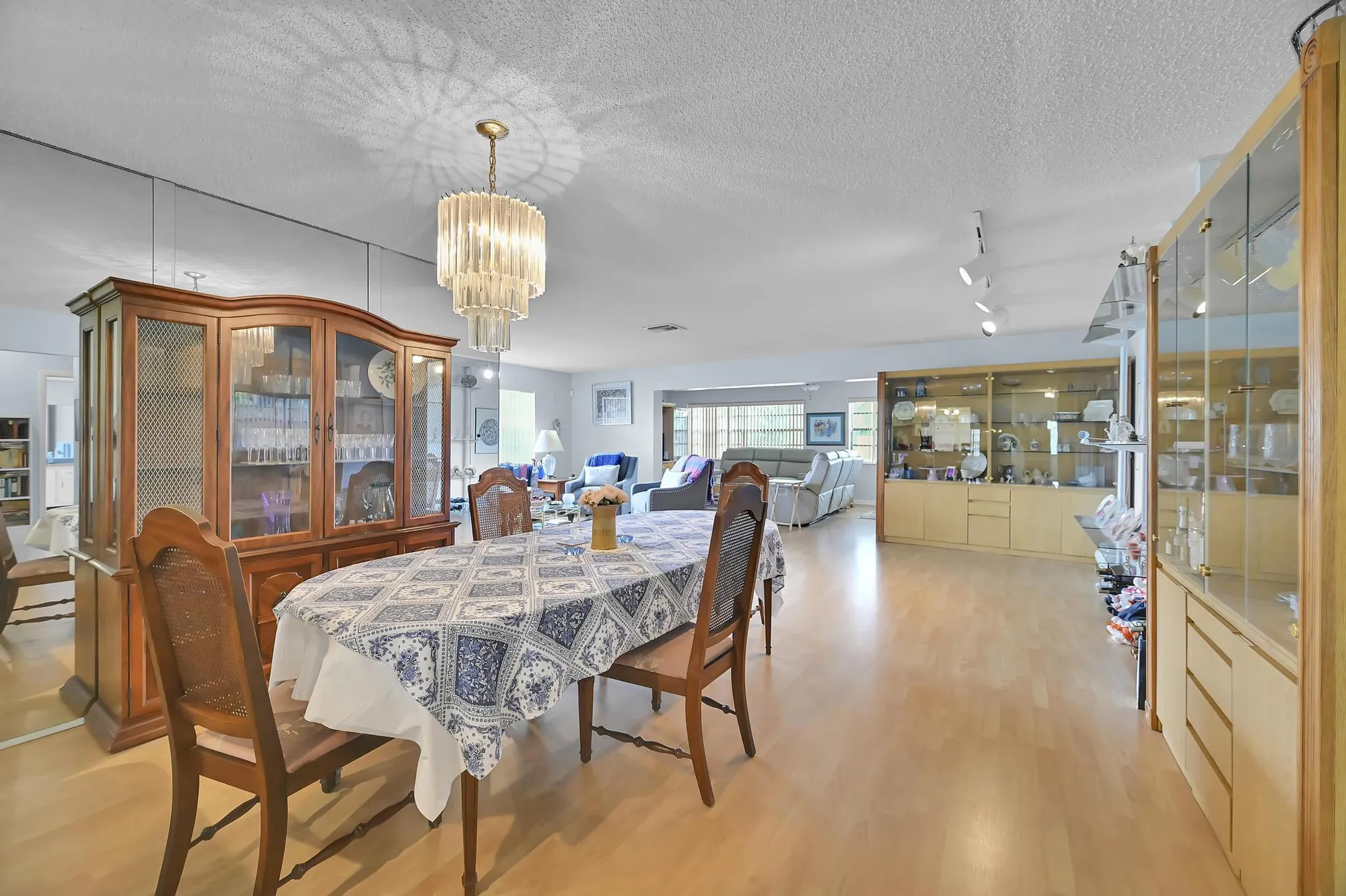 Property Slideshow image 1 of 27 | 6127 rainbow cir, Greenacres, FL, 33463