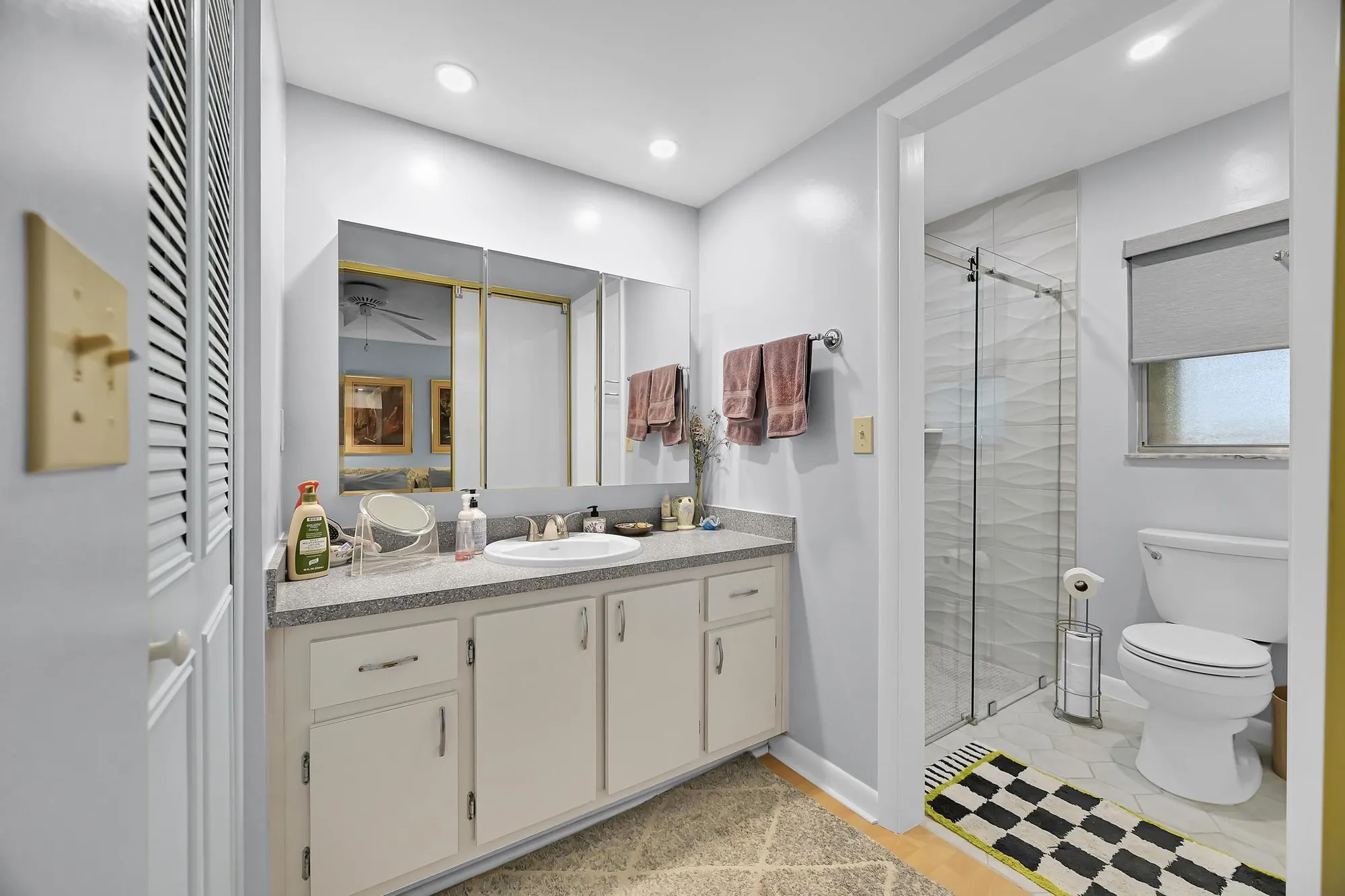 Property Slideshow image 10 of 27 | 6127 rainbow cir, Greenacres, FL, 33463