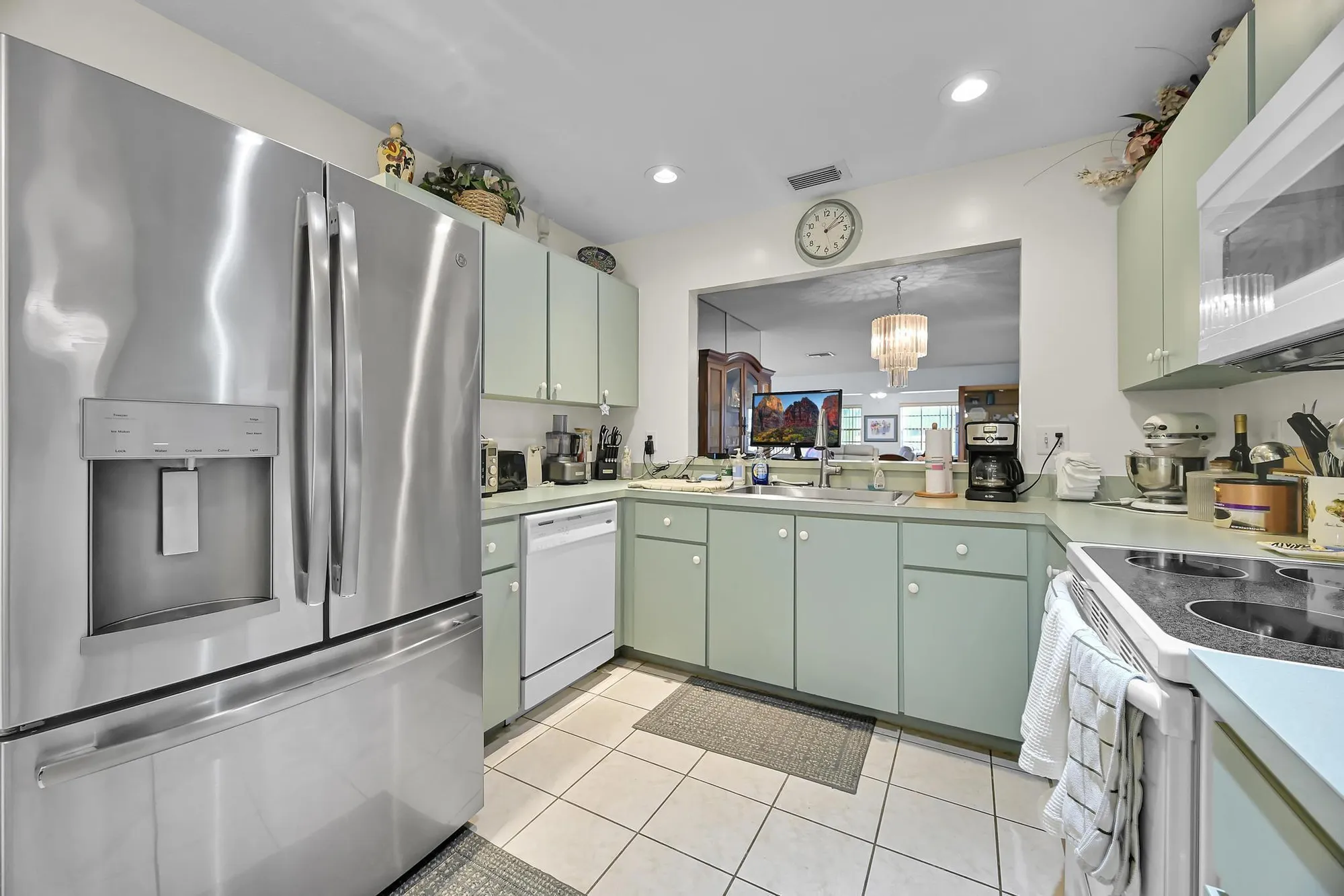 Property Slideshow image 17 of 27 | 6127 rainbow cir, Greenacres, FL, 33463