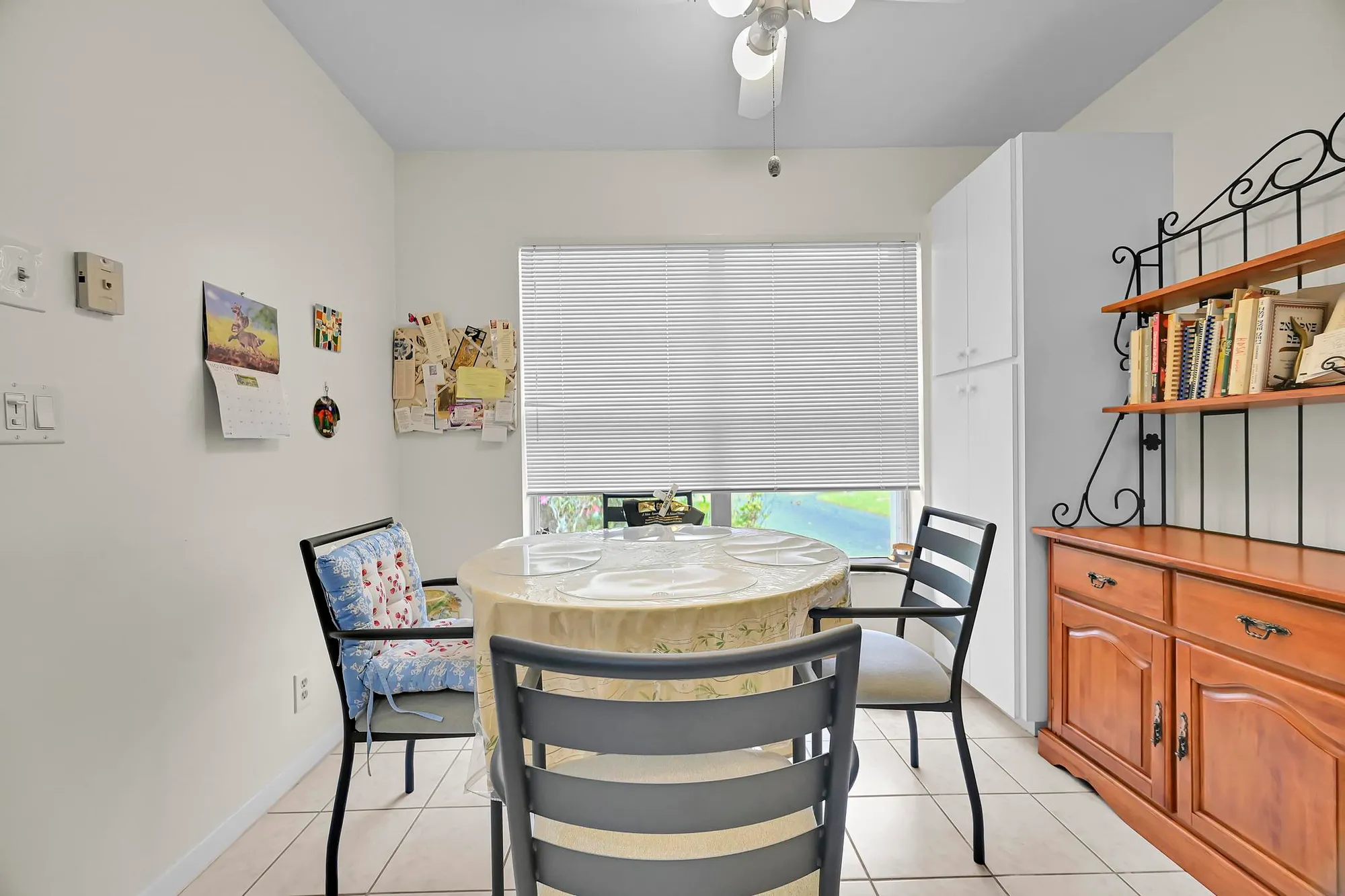 Property Slideshow image 20 of 27 | 6127 rainbow cir, Greenacres, FL, 33463