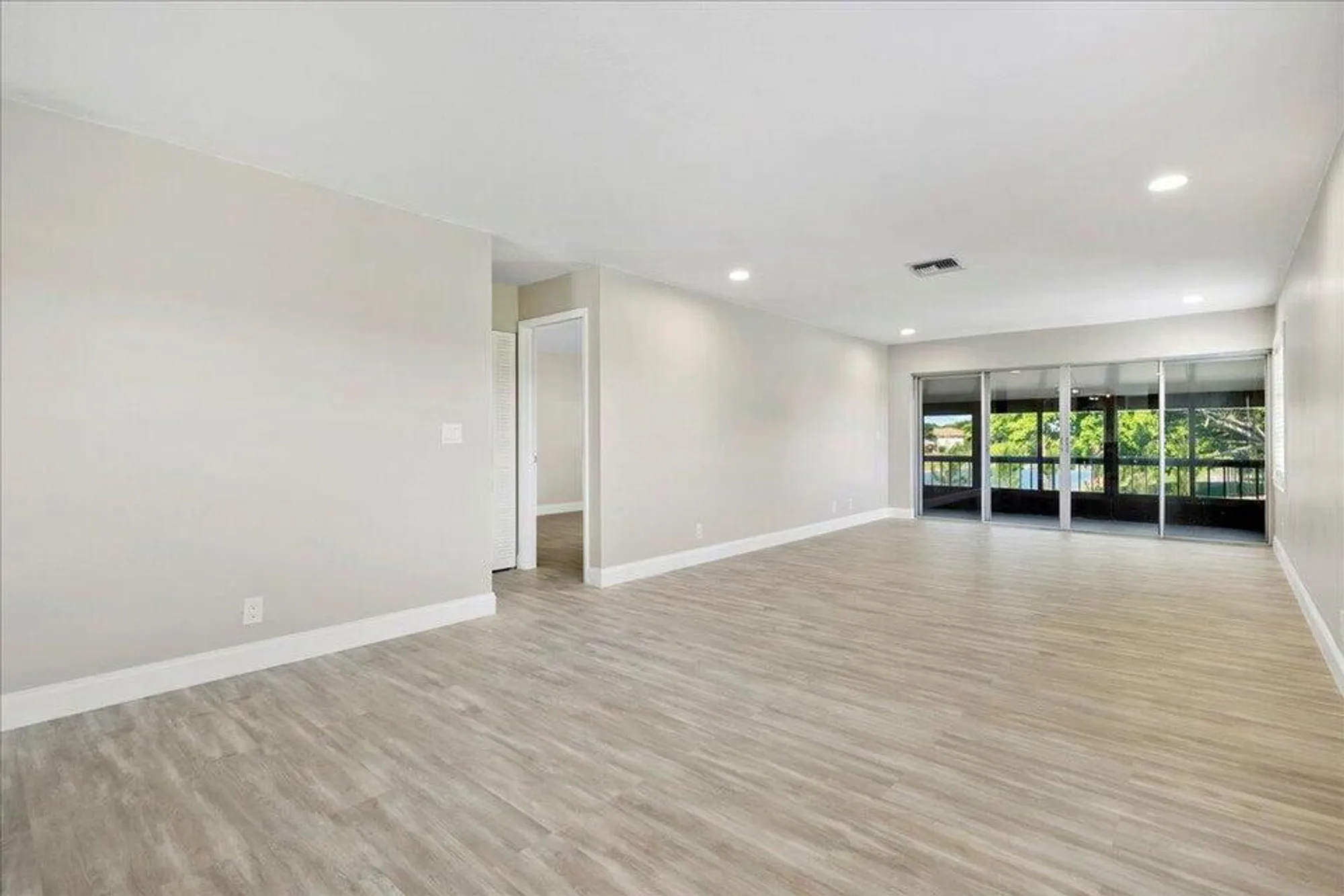 Property Slideshow image 9 of 44 | 13921 royal palm ct d, Delray Beach, FL, 33484