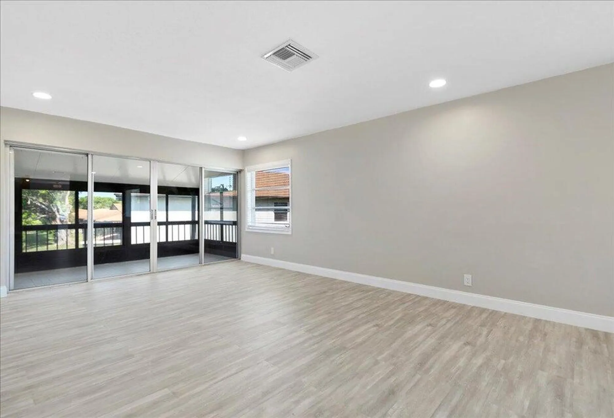 Property Slideshow image 13 of 44 | 13921 royal palm ct d, Delray Beach, FL, 33484