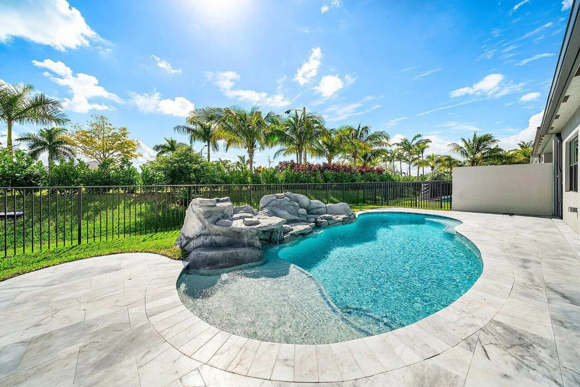 Property Slideshow image 18 of 28 | 9832 turning bluff ln, Boynton Beach, FL, 33473