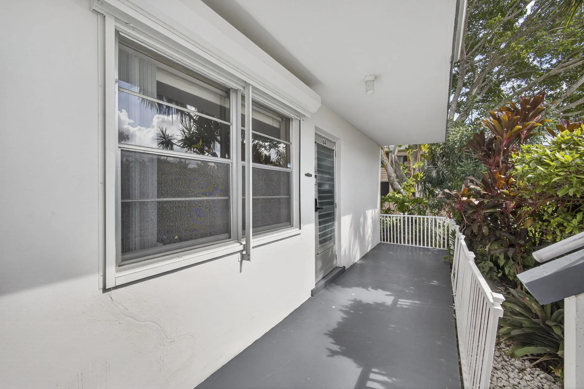 Property Slideshow image 2 of 32 | 64 canterbury c, West Palm Beach, FL, 33417