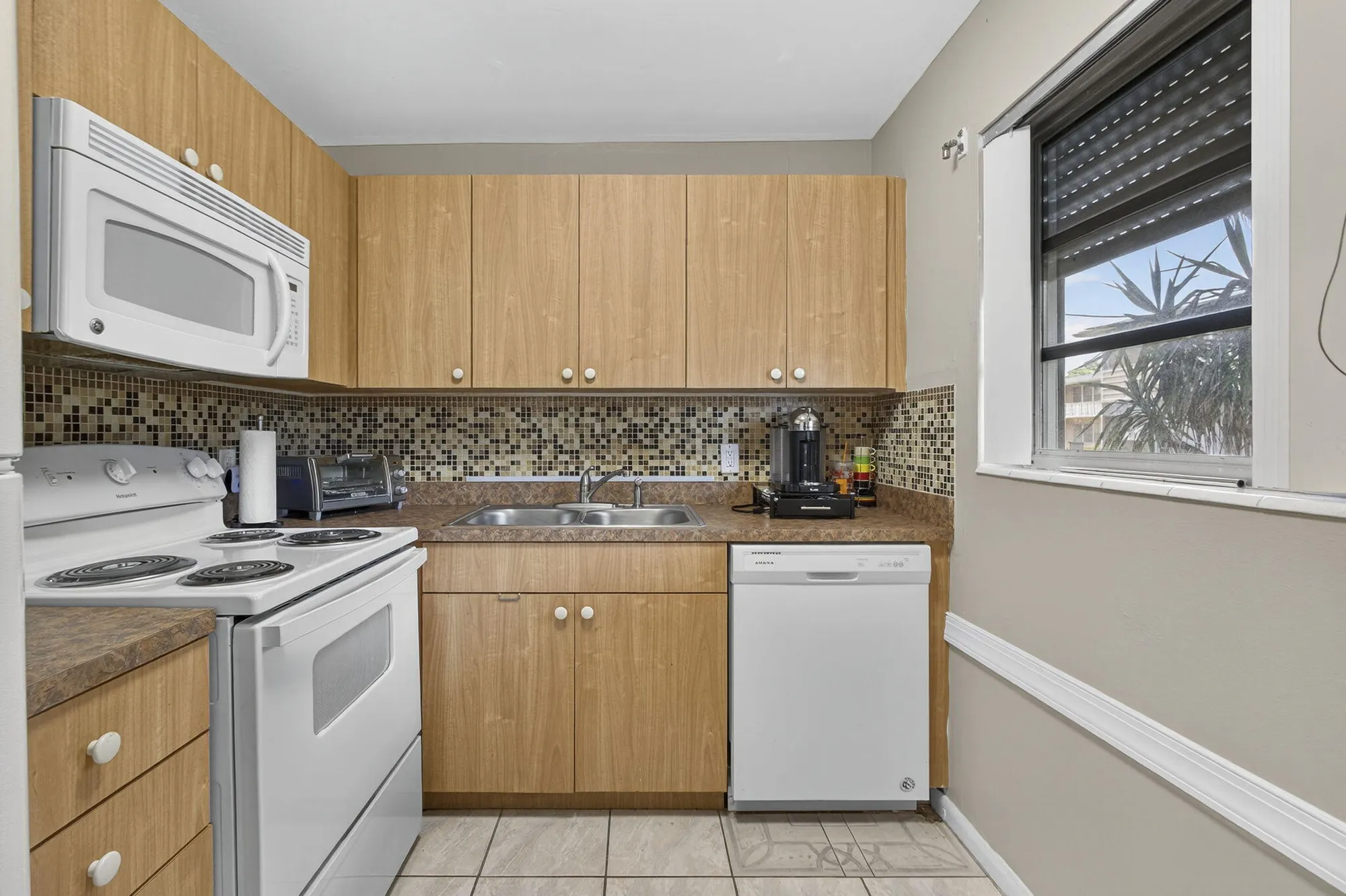 Property Slideshow image 9 of 32 | 64 canterbury c, West Palm Beach, FL, 33417