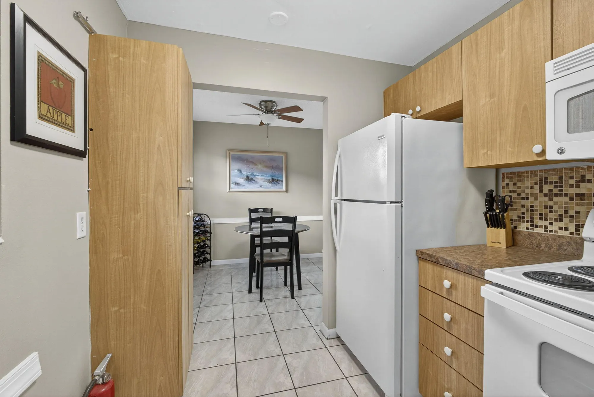Property Slideshow image 10 of 32 | 64 canterbury c, West Palm Beach, FL, 33417