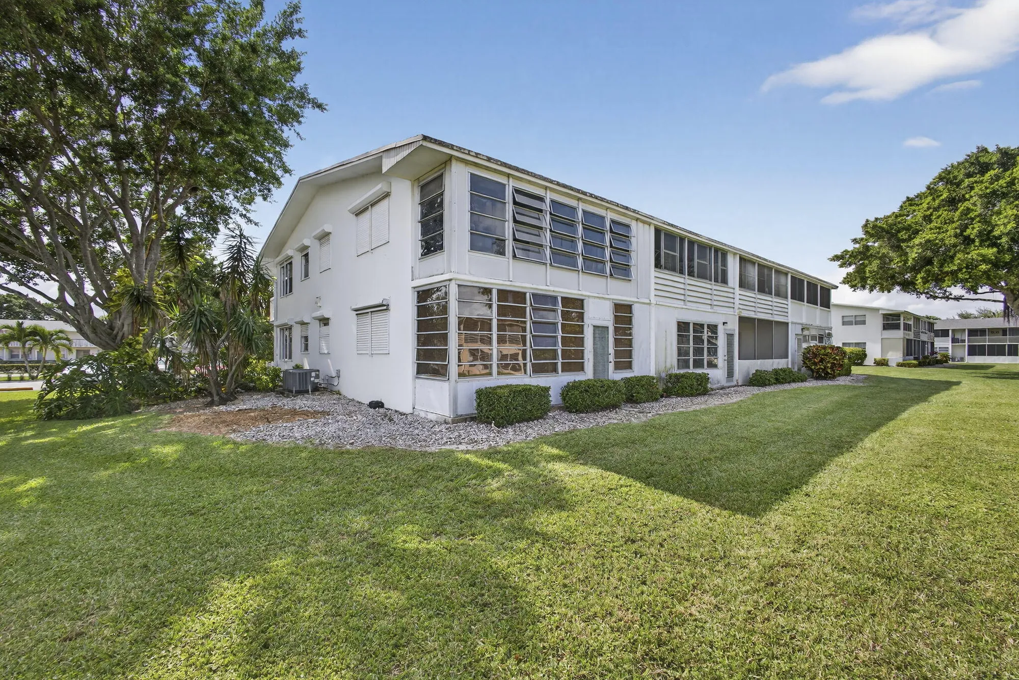 Property Slideshow image 19 of 32 | 64 canterbury c, West Palm Beach, FL, 33417