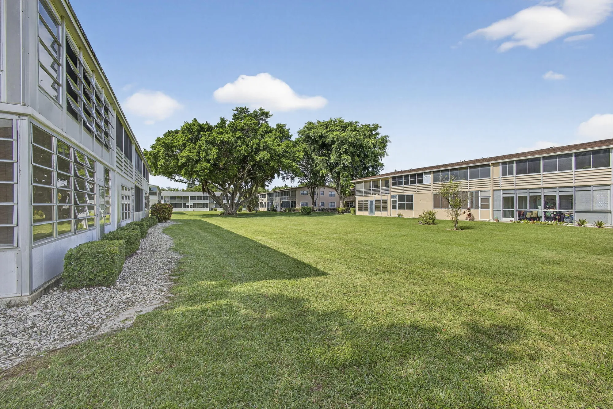 Property Slideshow image 20 of 32 | 64 canterbury c, West Palm Beach, FL, 33417