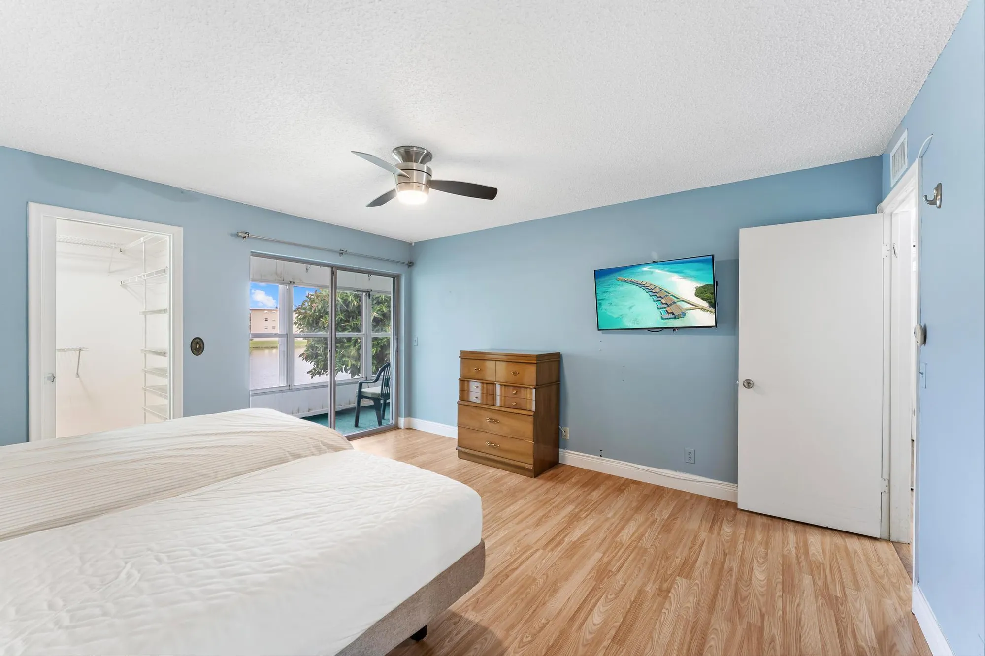 Property Slideshow image 10 of 34 | 202 wellington a, West Palm Beach, FL, 33417