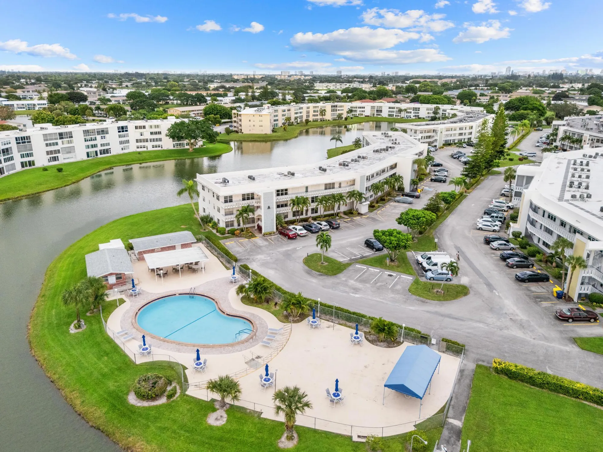 Property Slideshow image 25 of 34 | 202 wellington a, West Palm Beach, FL, 33417