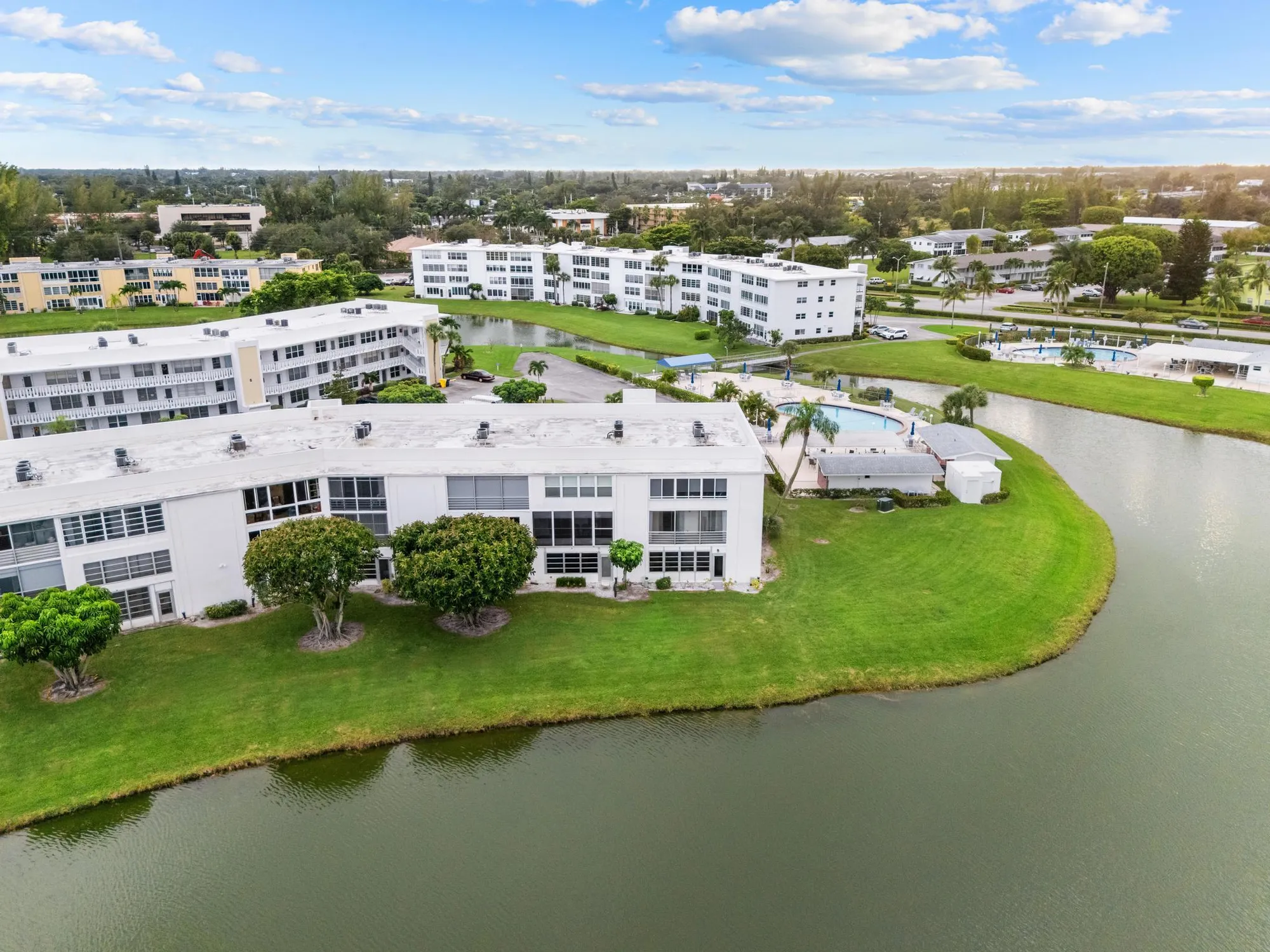 Property Slideshow image 24 of 34 | 202 wellington a, West Palm Beach, FL, 33417