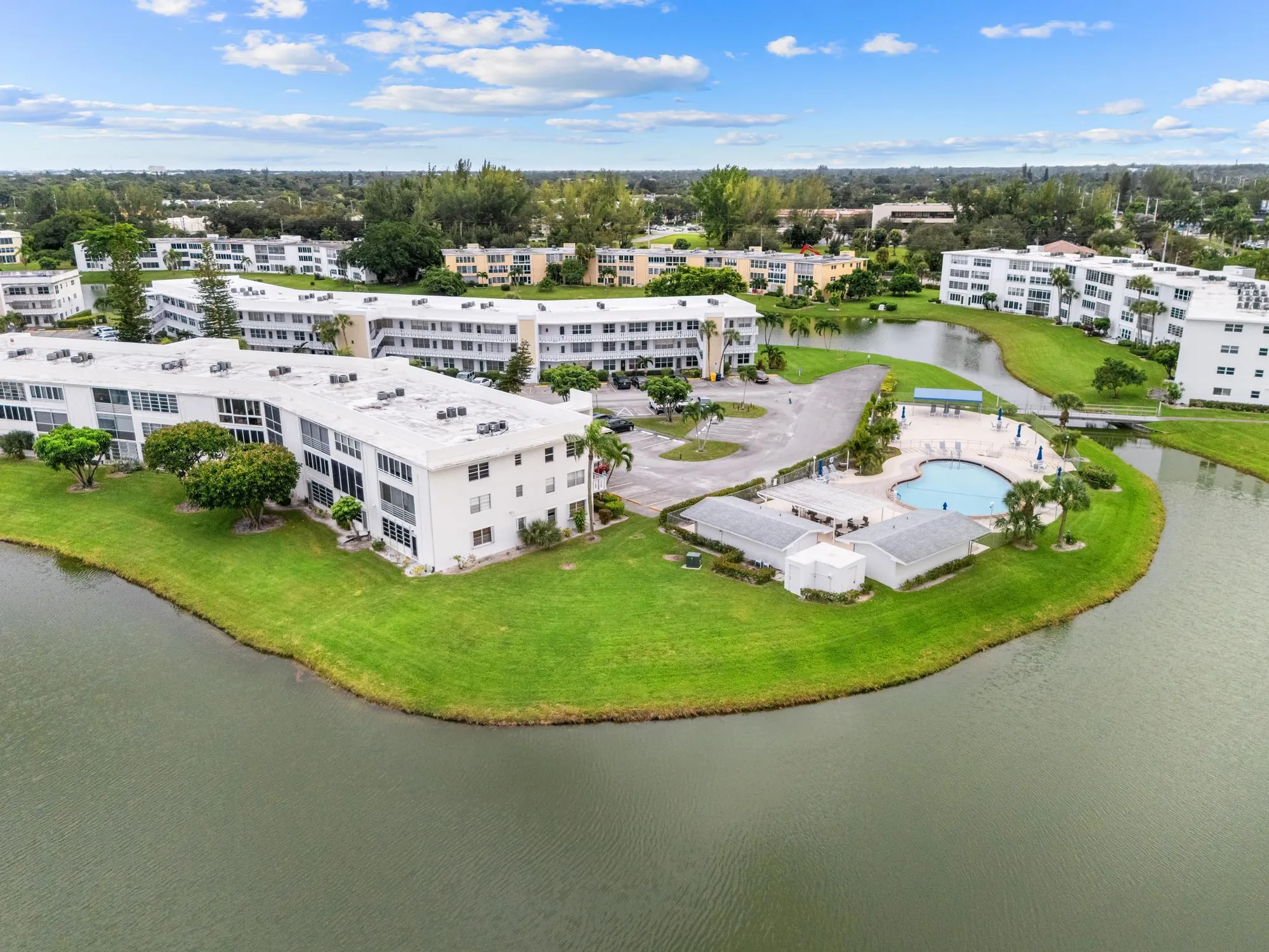 Property Slideshow image 27 of 34 | 202 wellington a, West Palm Beach, FL, 33417