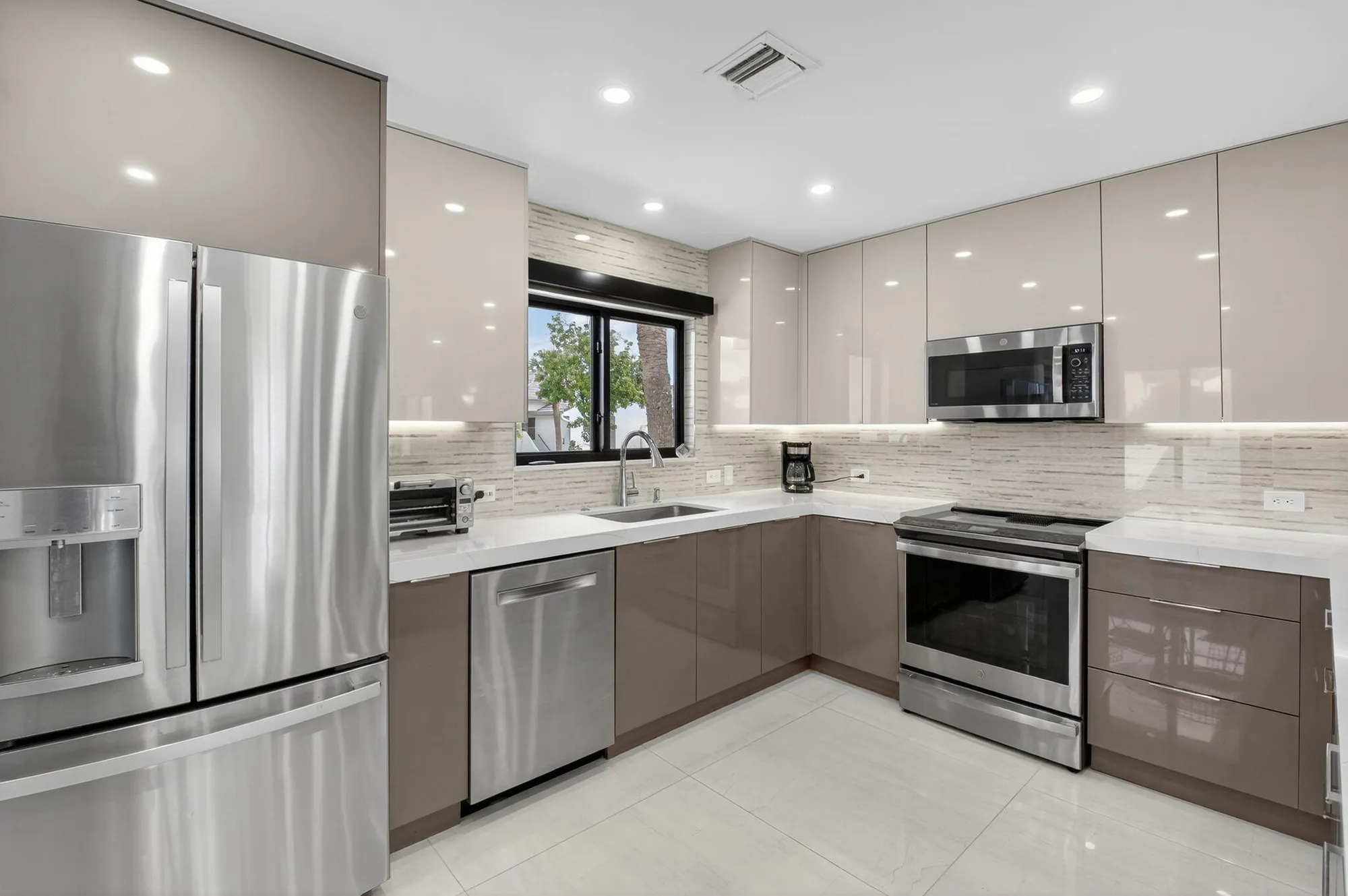 Property Slideshow image 12 of 60 | 15846 loch maree ln 2904, Delray Beach, FL, 33446