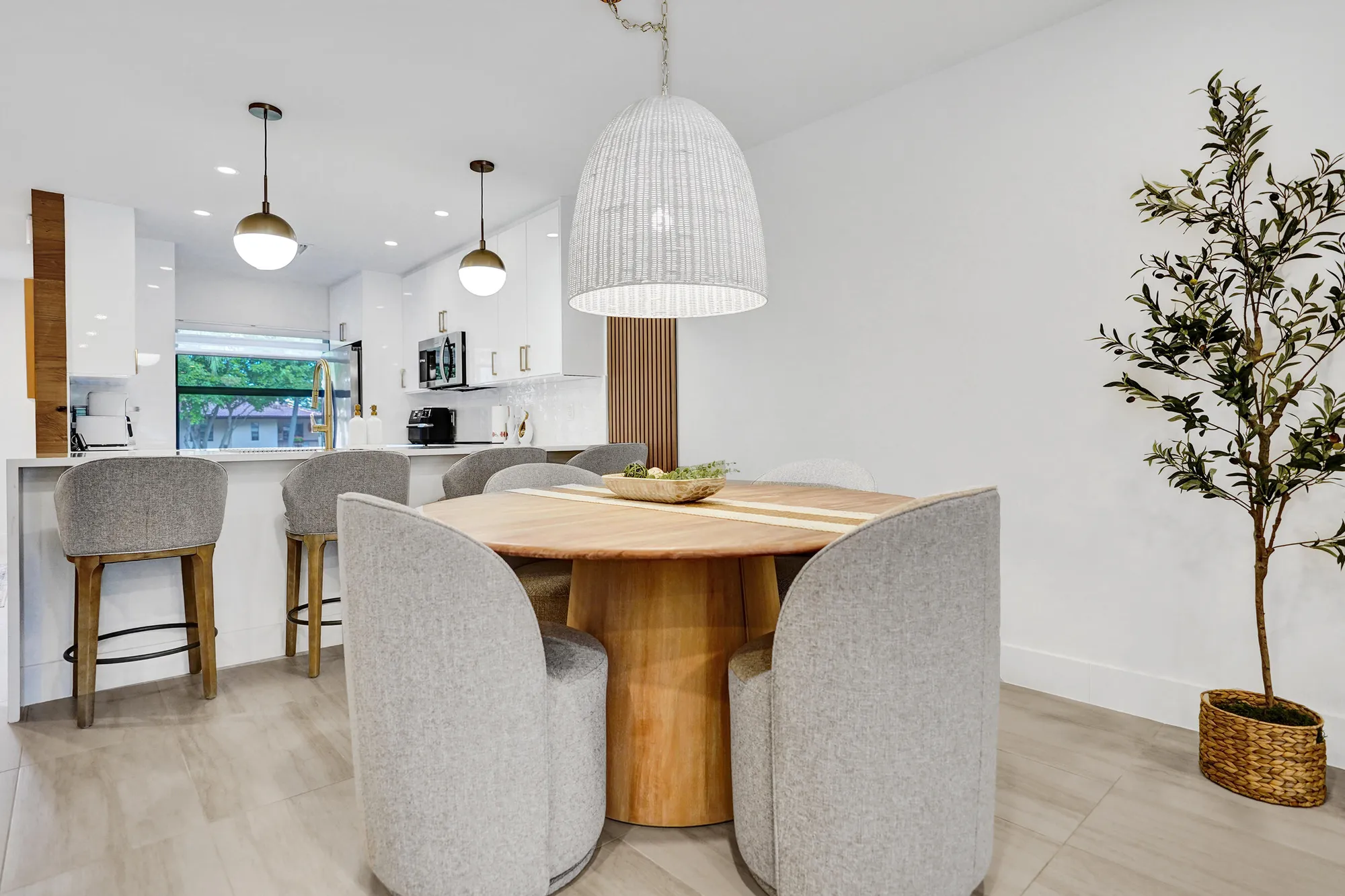 Property Slideshow image 8 of 43 | 9293 vista del lago apt 15f, Boca Raton, FL, 33428