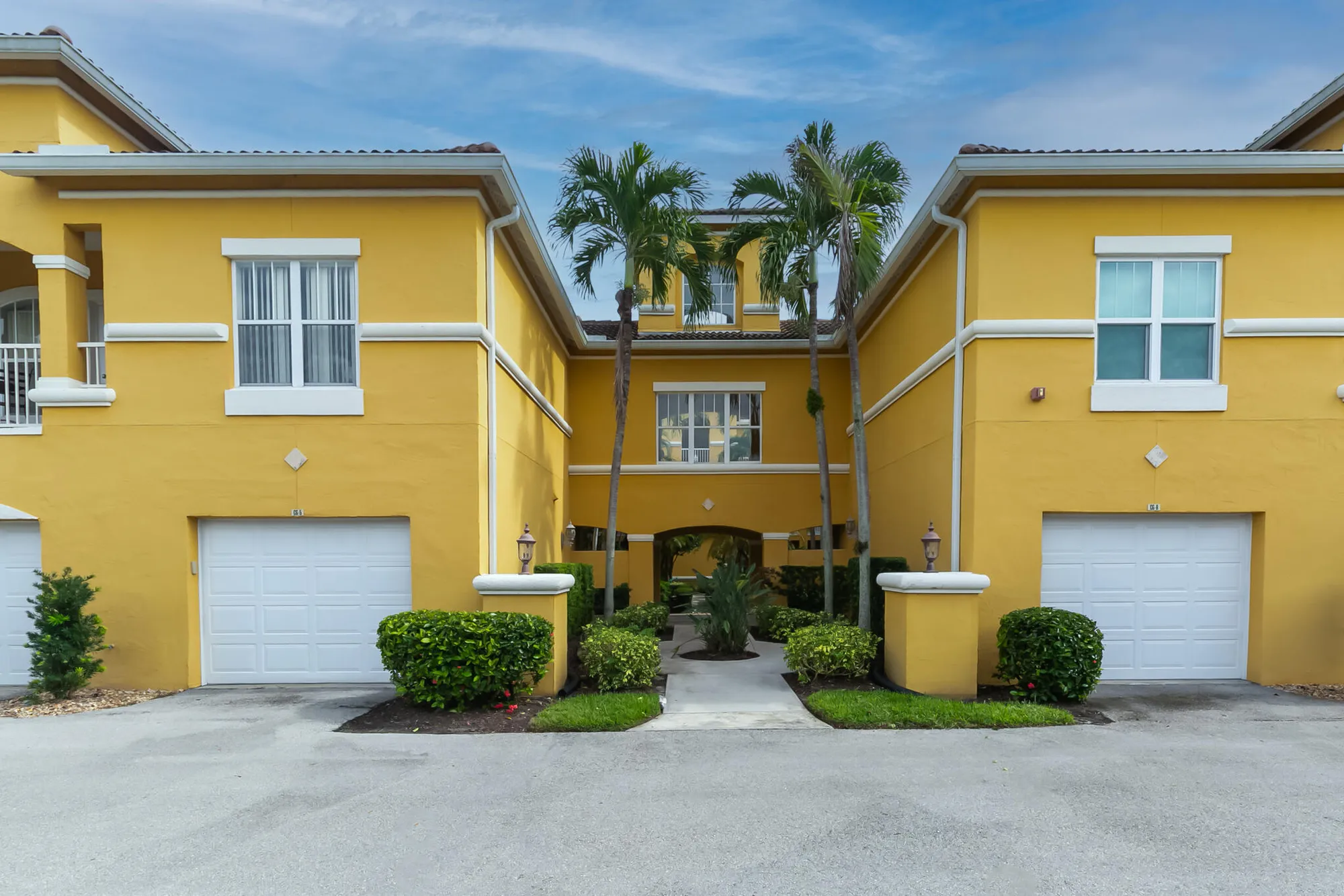 Property Slideshow image 3 of 24 | 5015 fairways cir apt 107, Vero Beach, FL, 32967