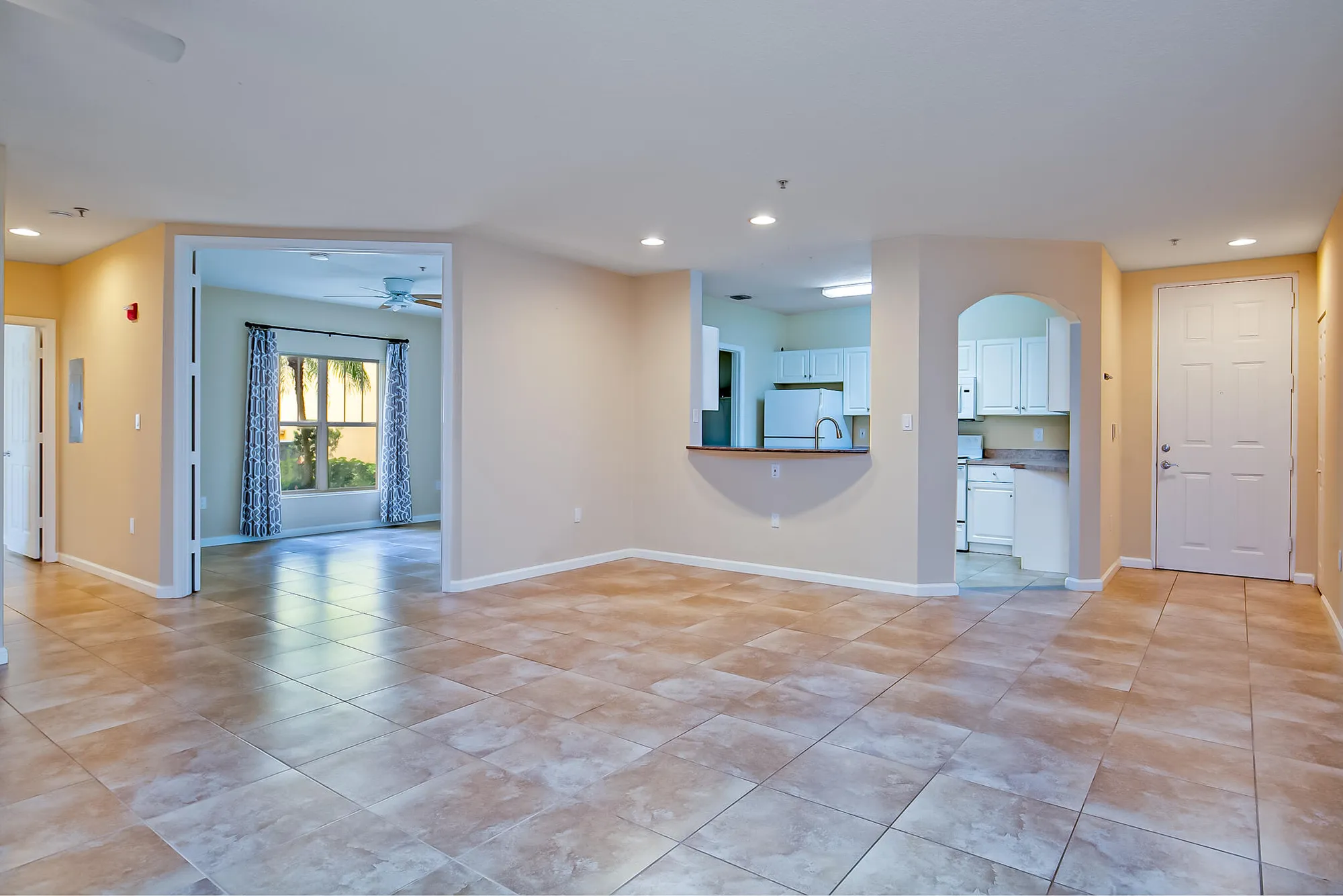 Property Slideshow image 6 of 24 | 5015 fairways cir apt 107, Vero Beach, FL, 32967