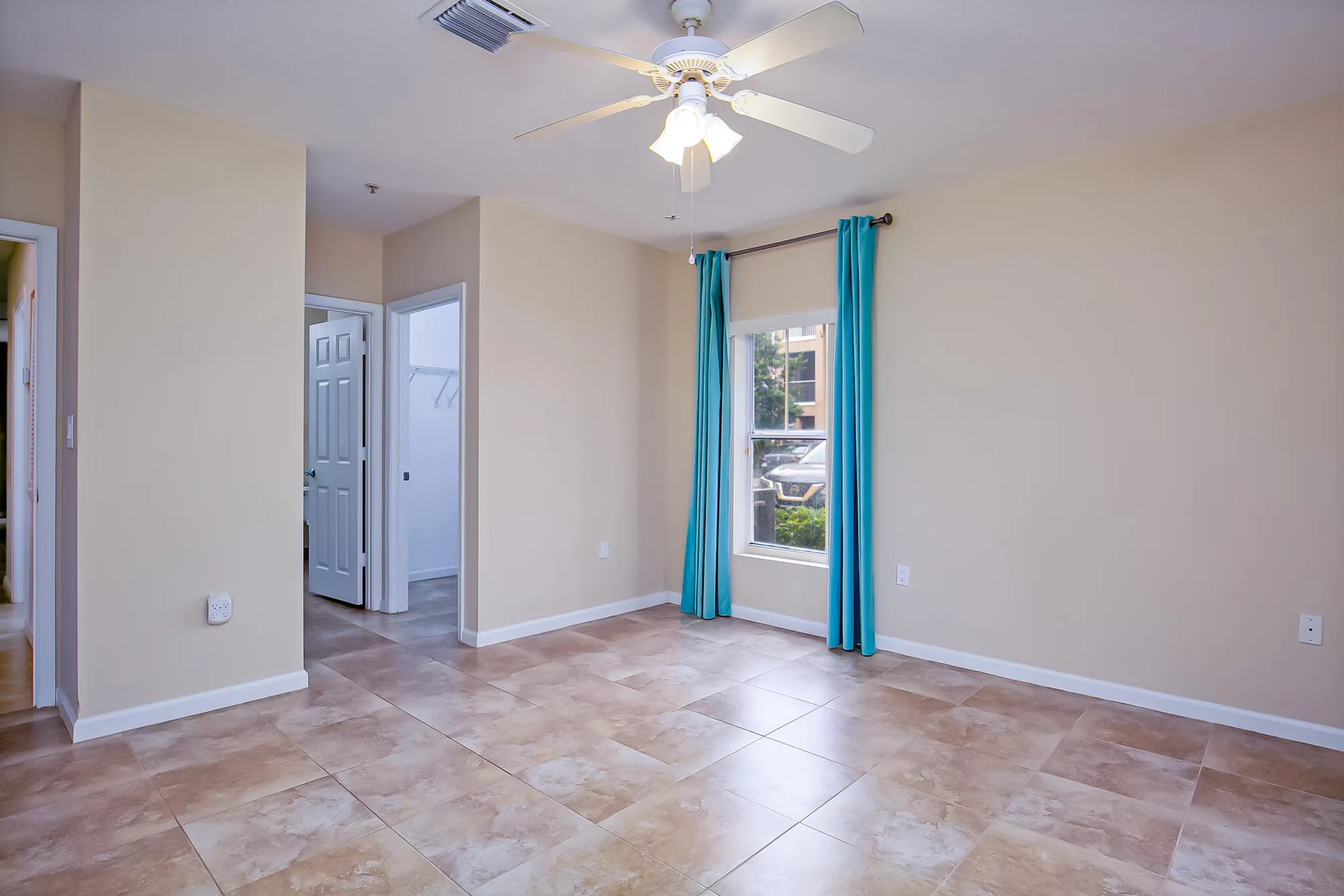 Property Slideshow image 10 of 24 | 5015 fairways cir apt 107, Vero Beach, FL, 32967