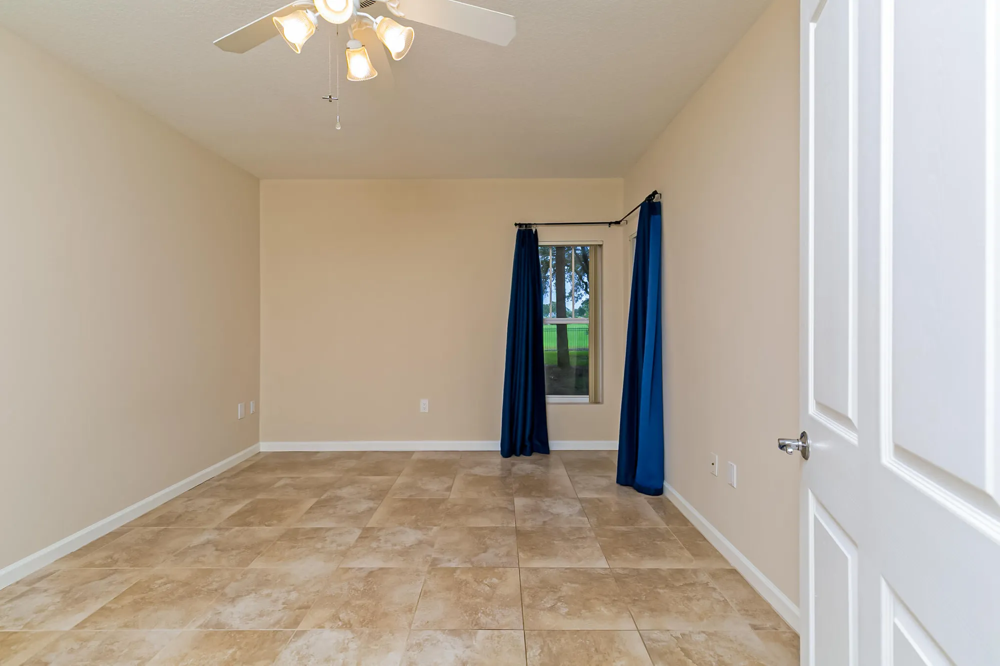 Property Slideshow image 15 of 24 | 5015 fairways cir apt 107, Vero Beach, FL, 32967