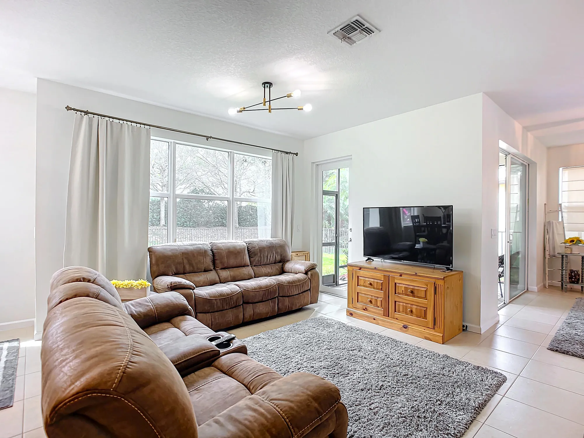 Property Slideshow image 15 of 125 | 11931 sw crestwood cir, Port Saint Lucie, FL, 34987