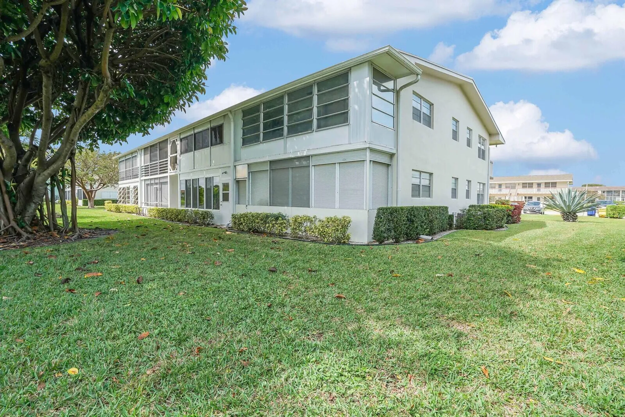 Property Slideshow image 21 of 29 | 143 somerset g, West Palm Beach, FL, 33417